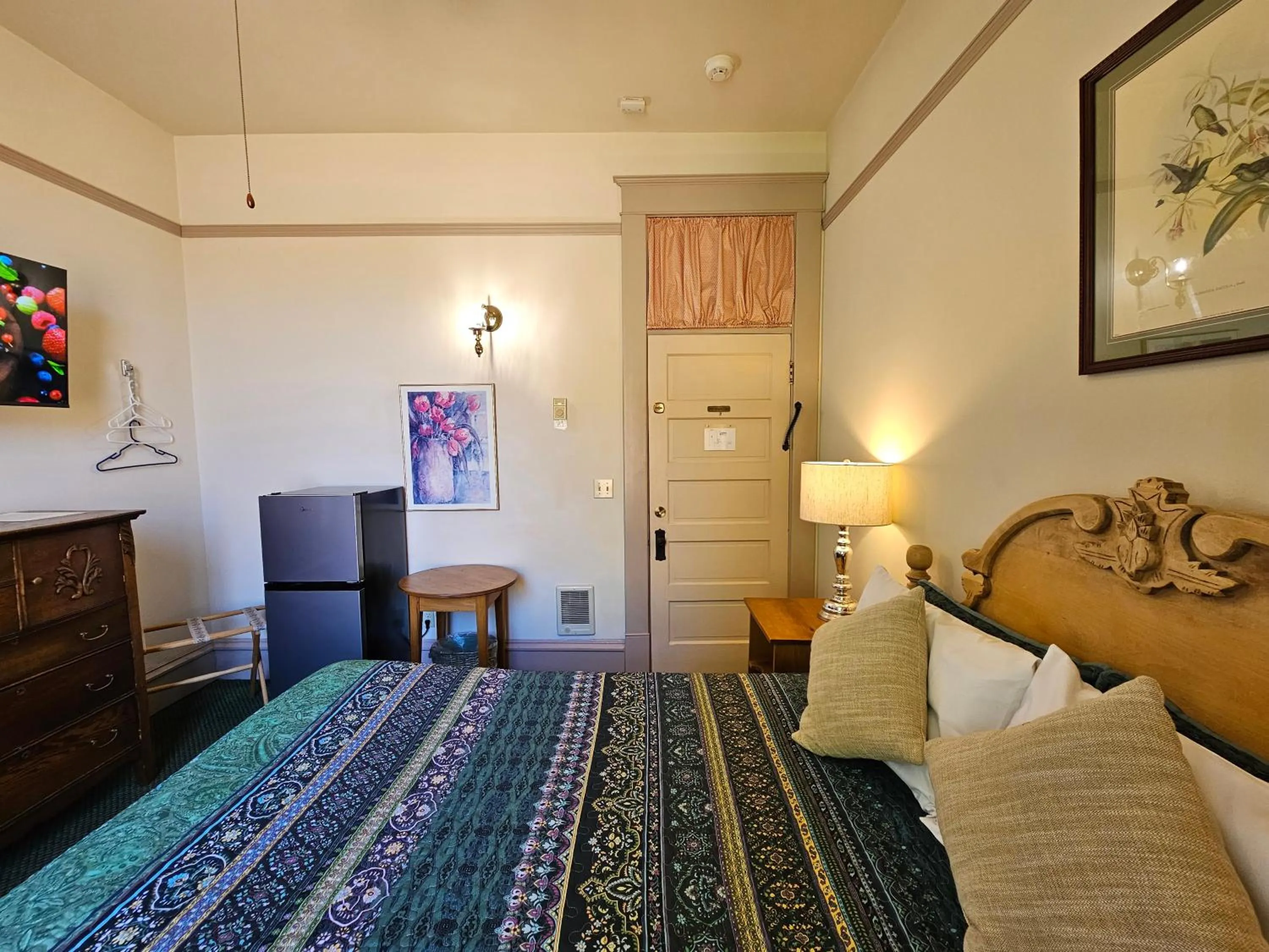 Bed in Hotel Planter