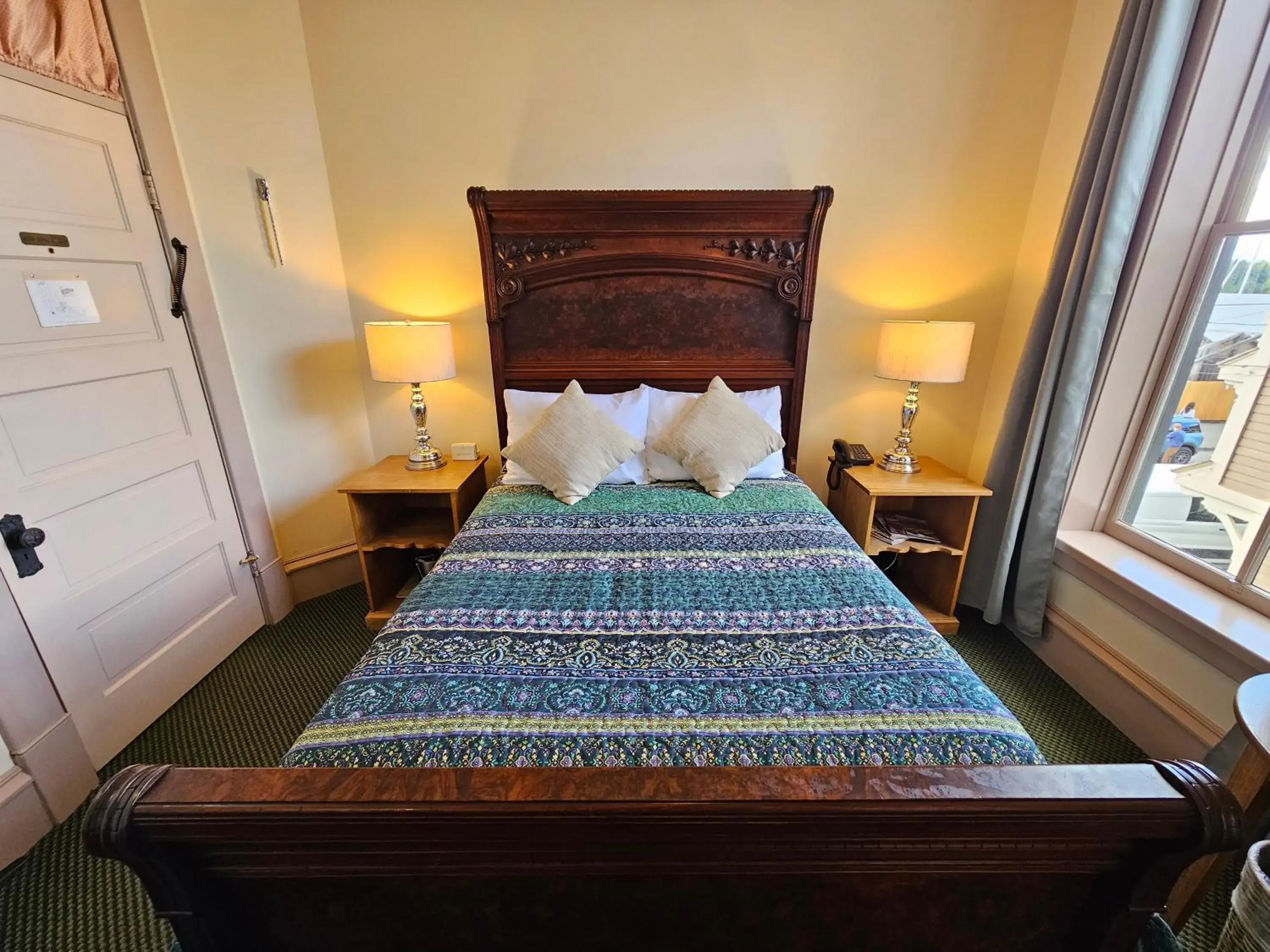 Double Room in Hotel Planter Double Room in Hotel Planter