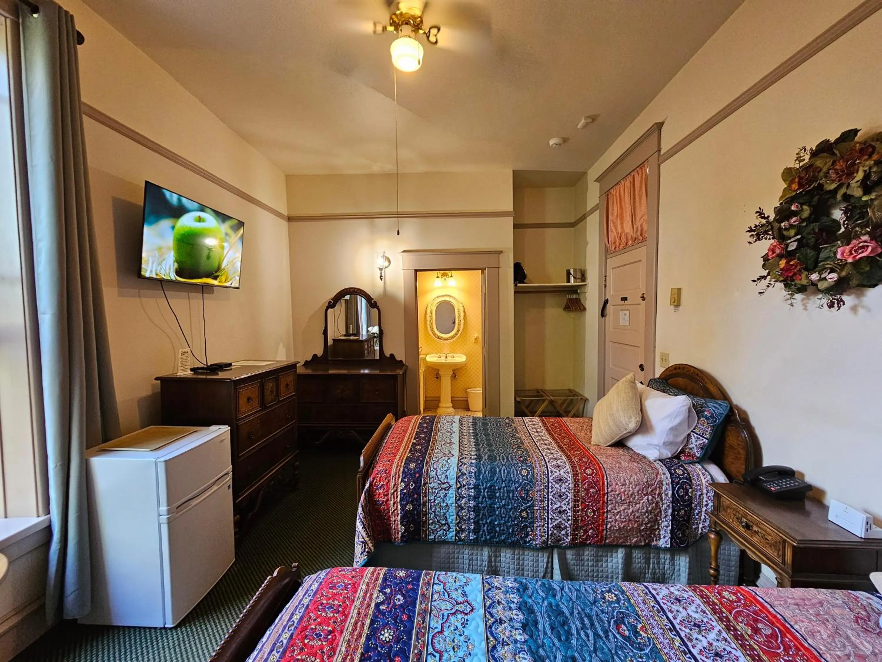 Bed in Hotel Planter