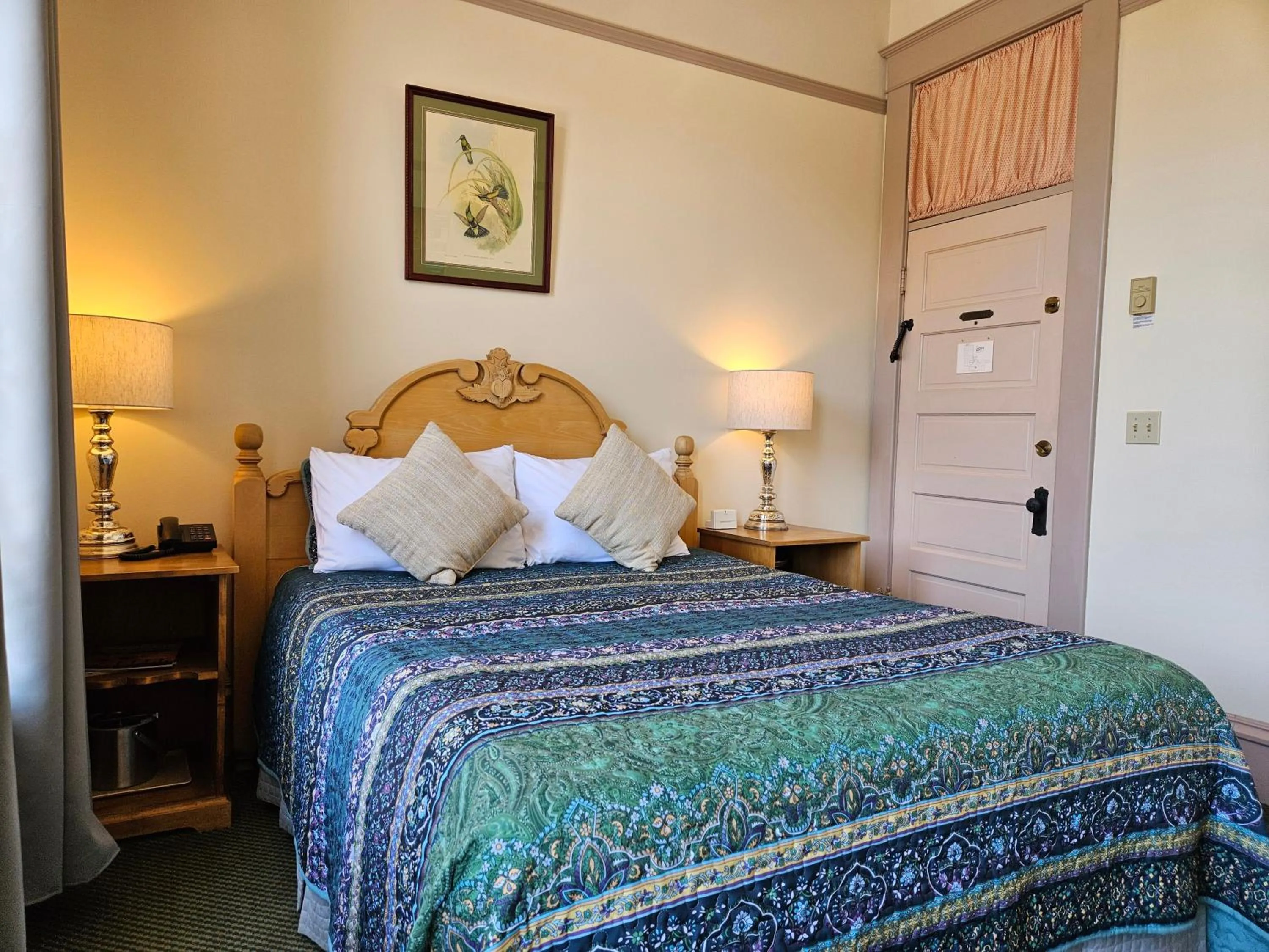 Bed in Hotel Planter