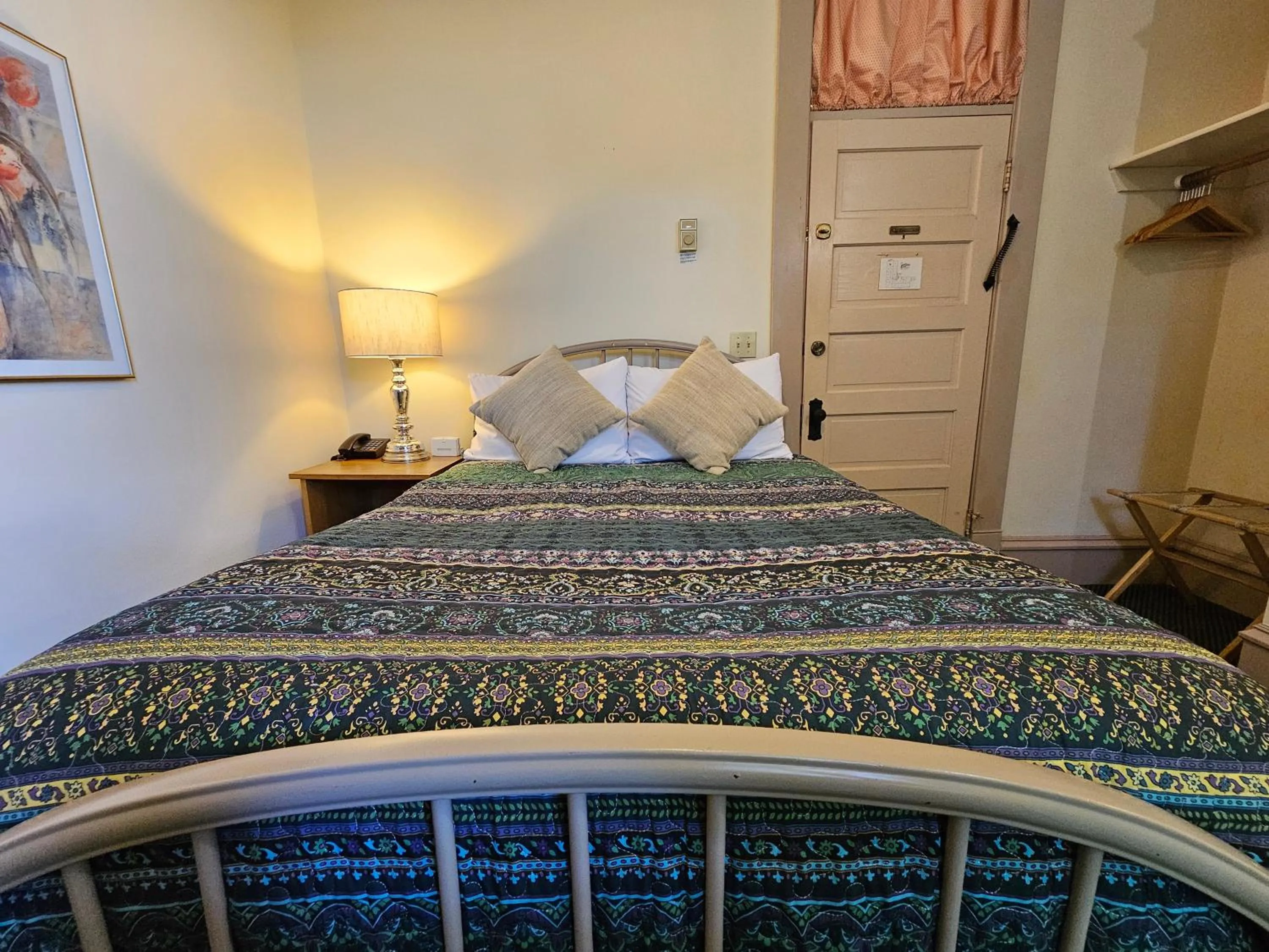 Bed in Hotel Planter