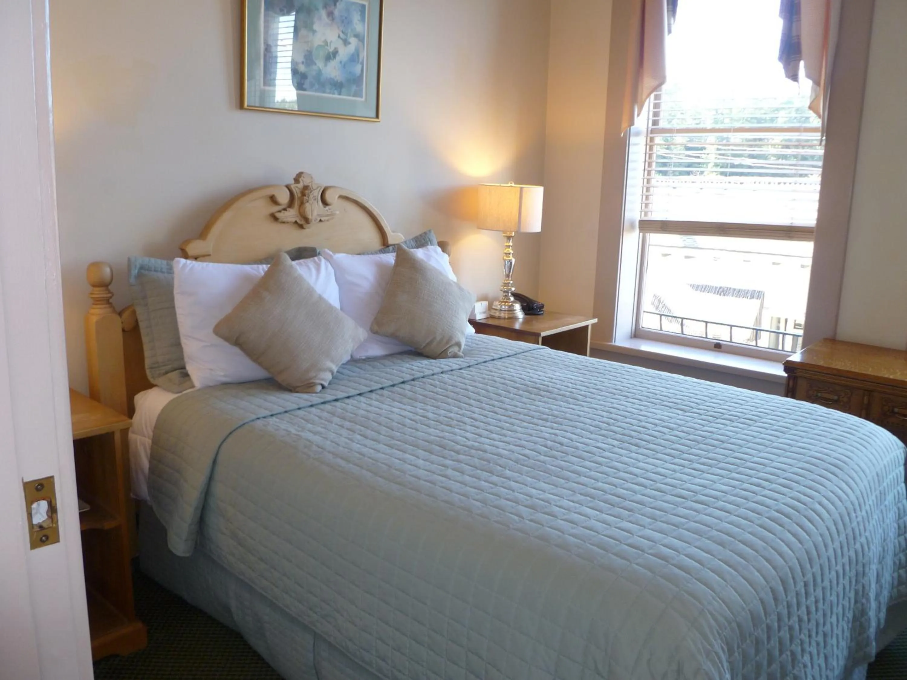 Bed in Hotel Planter