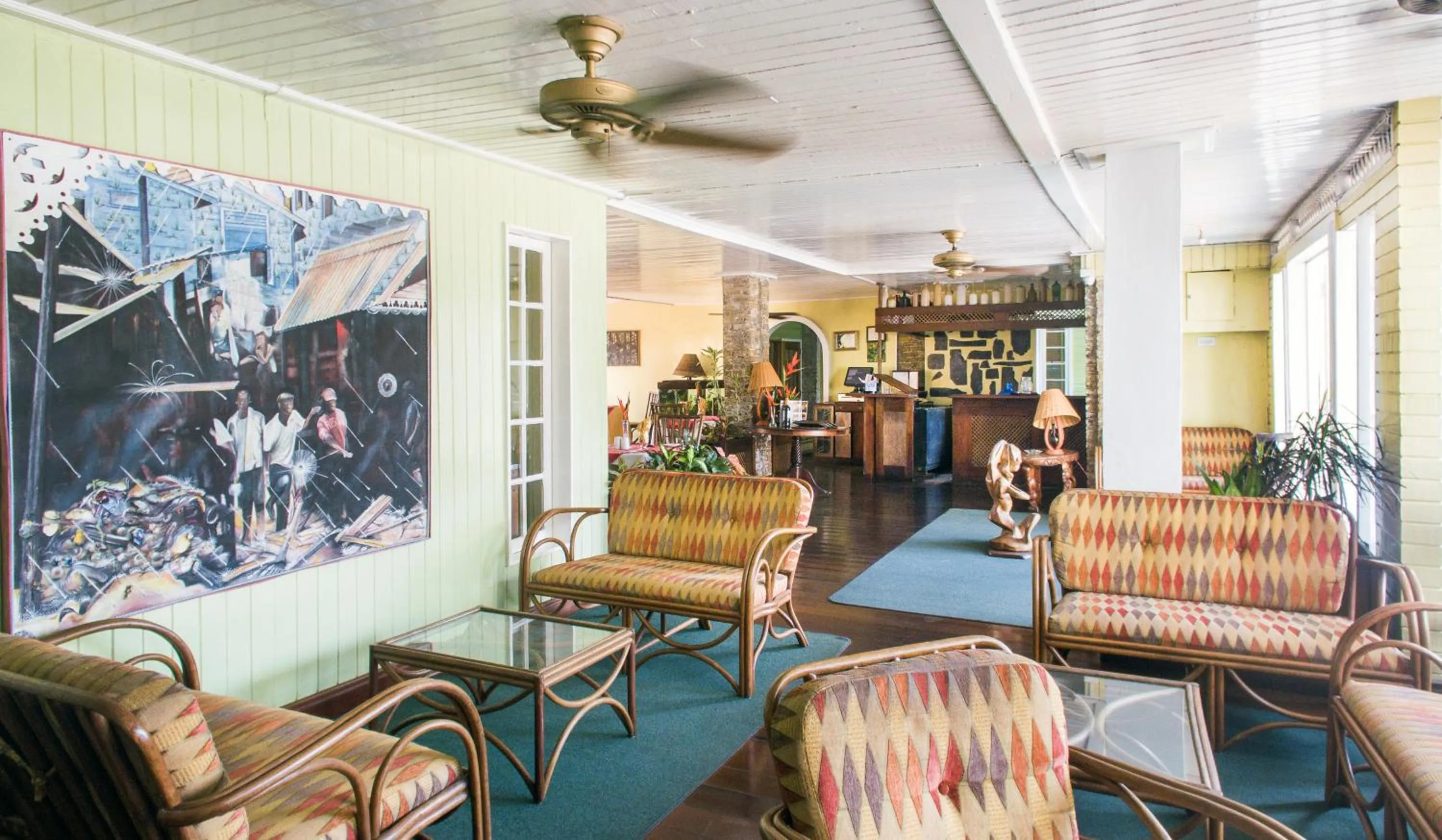 Lounge or bar in Cara Lodge Hotel