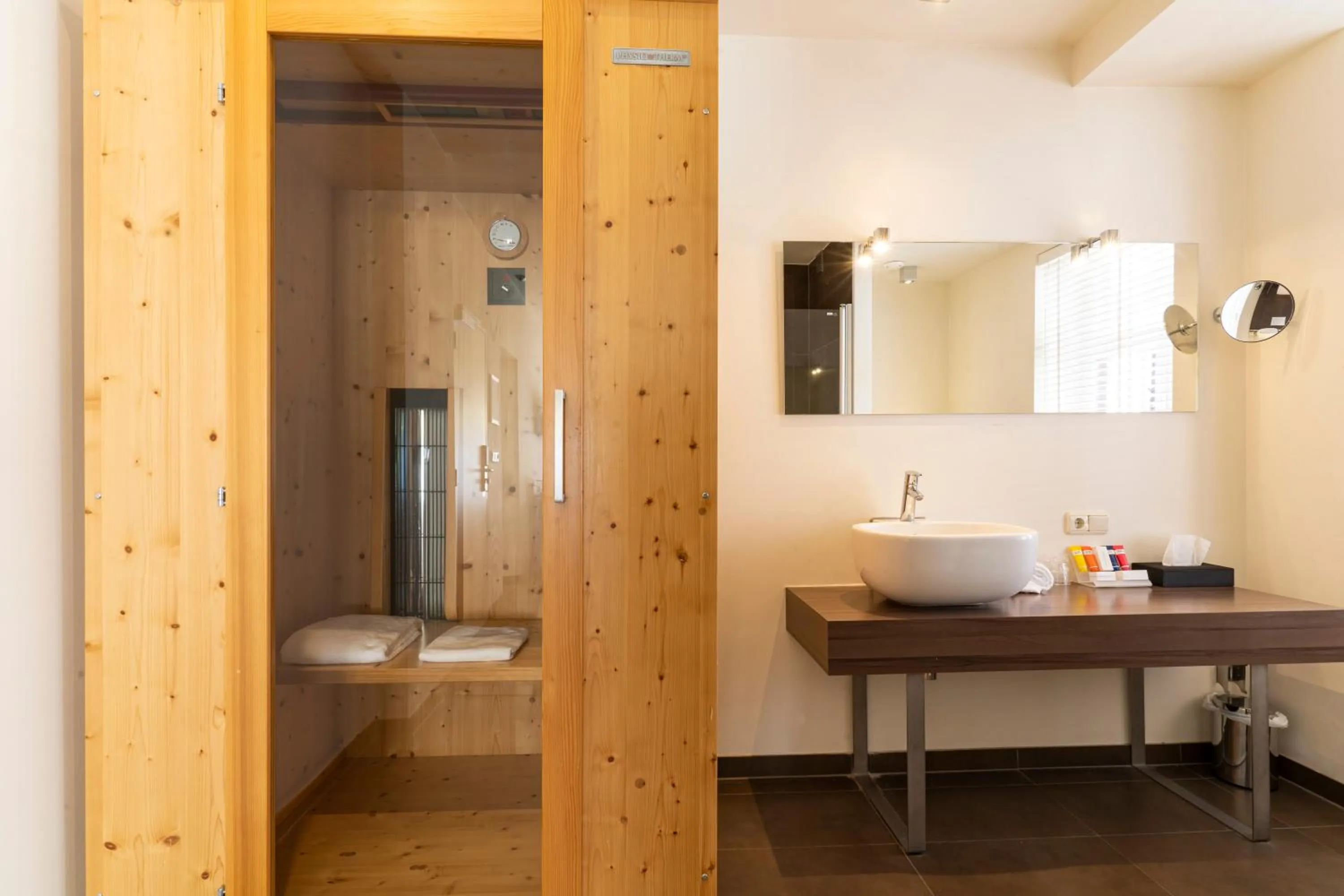 Bathroom in Dormio Wijnhotel Valkenburg