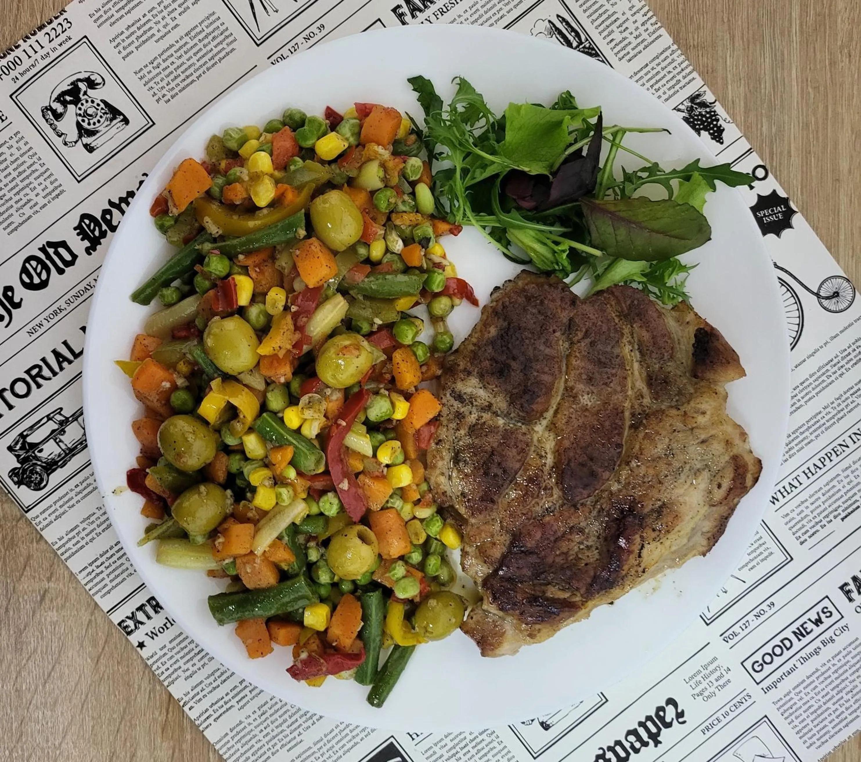 Restaurant/places to eat in Adac Boutique Hotel