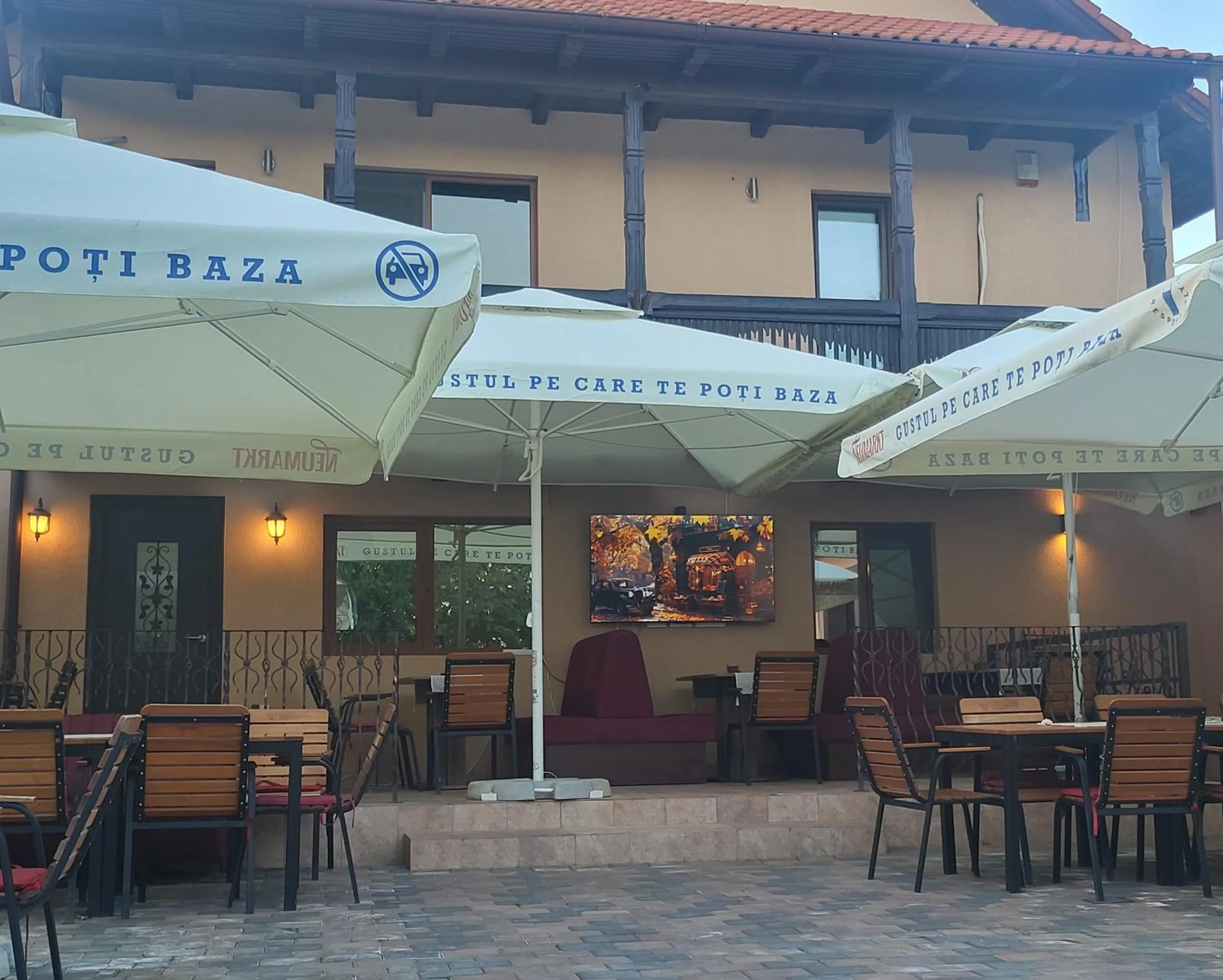 Restaurant/places to eat in Adac Boutique Hotel