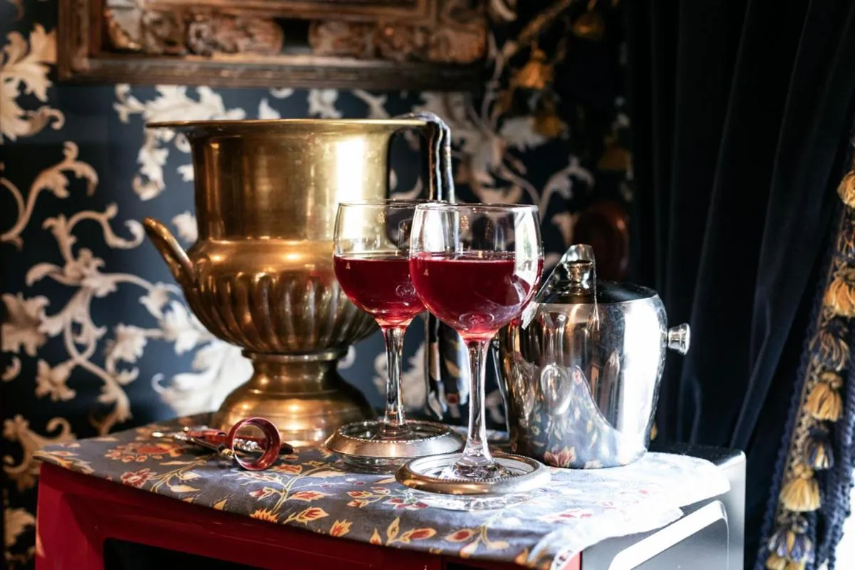 South Broadway Manor B&B - Near Fallingwater, Ohiopyle State Park, Hiking & Biking trails GAP