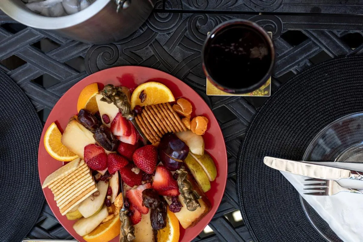 South Broadway Manor B&B - Near Fallingwater, Ohiopyle State Park, Hiking & Biking trails GAP