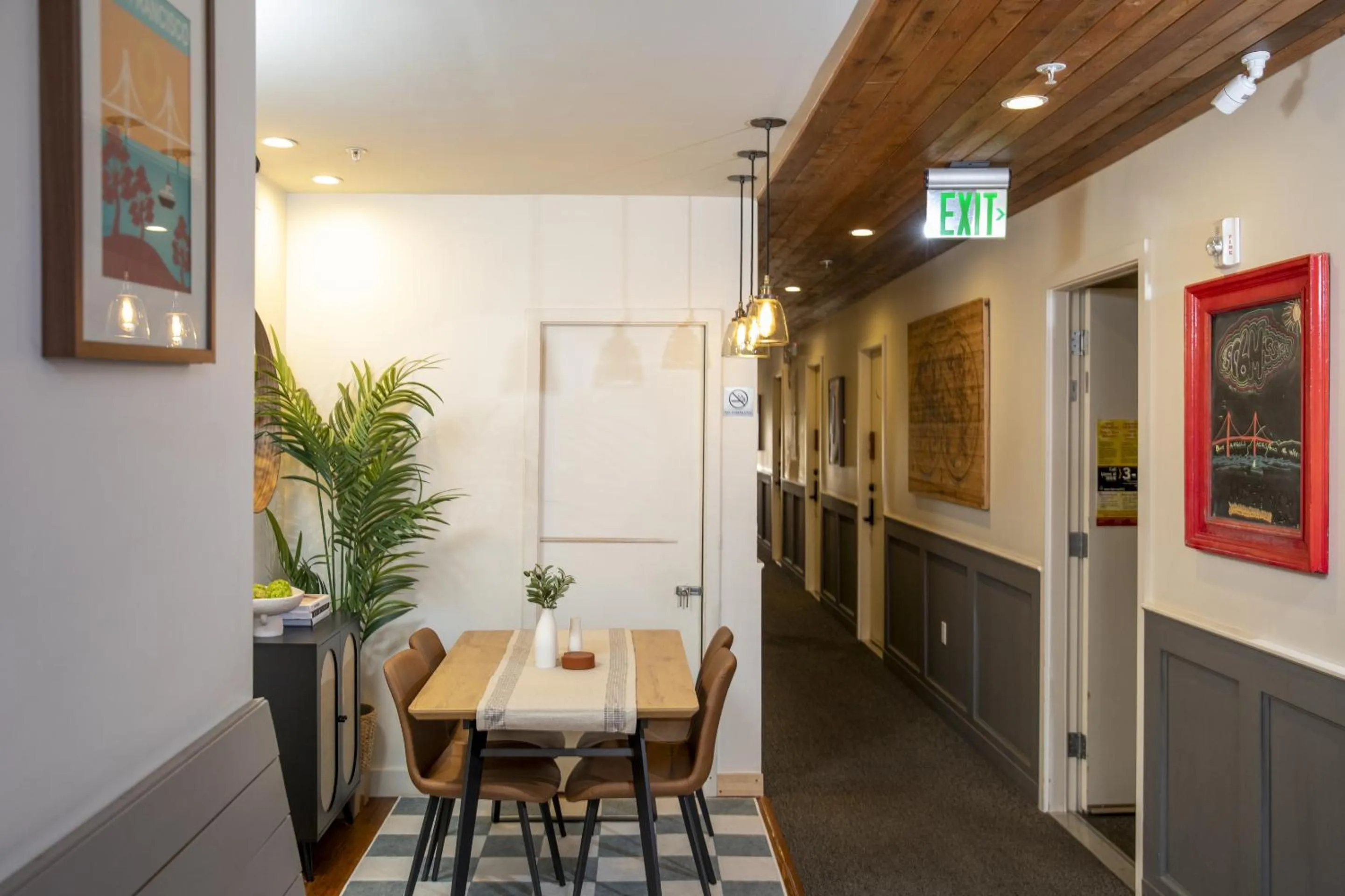 Dining area in 1906 Mission