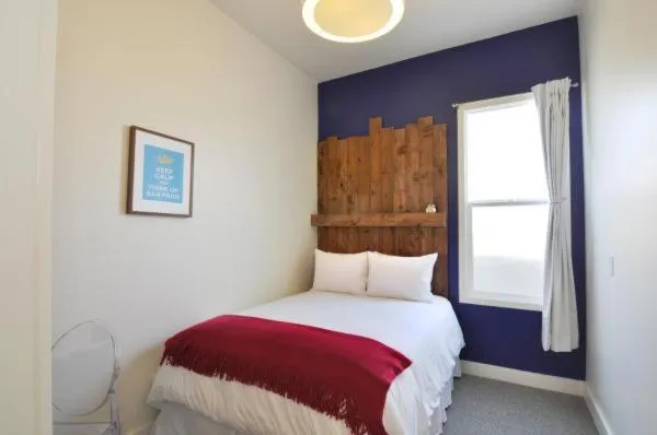 Bedroom, Bed in 1906 Mission