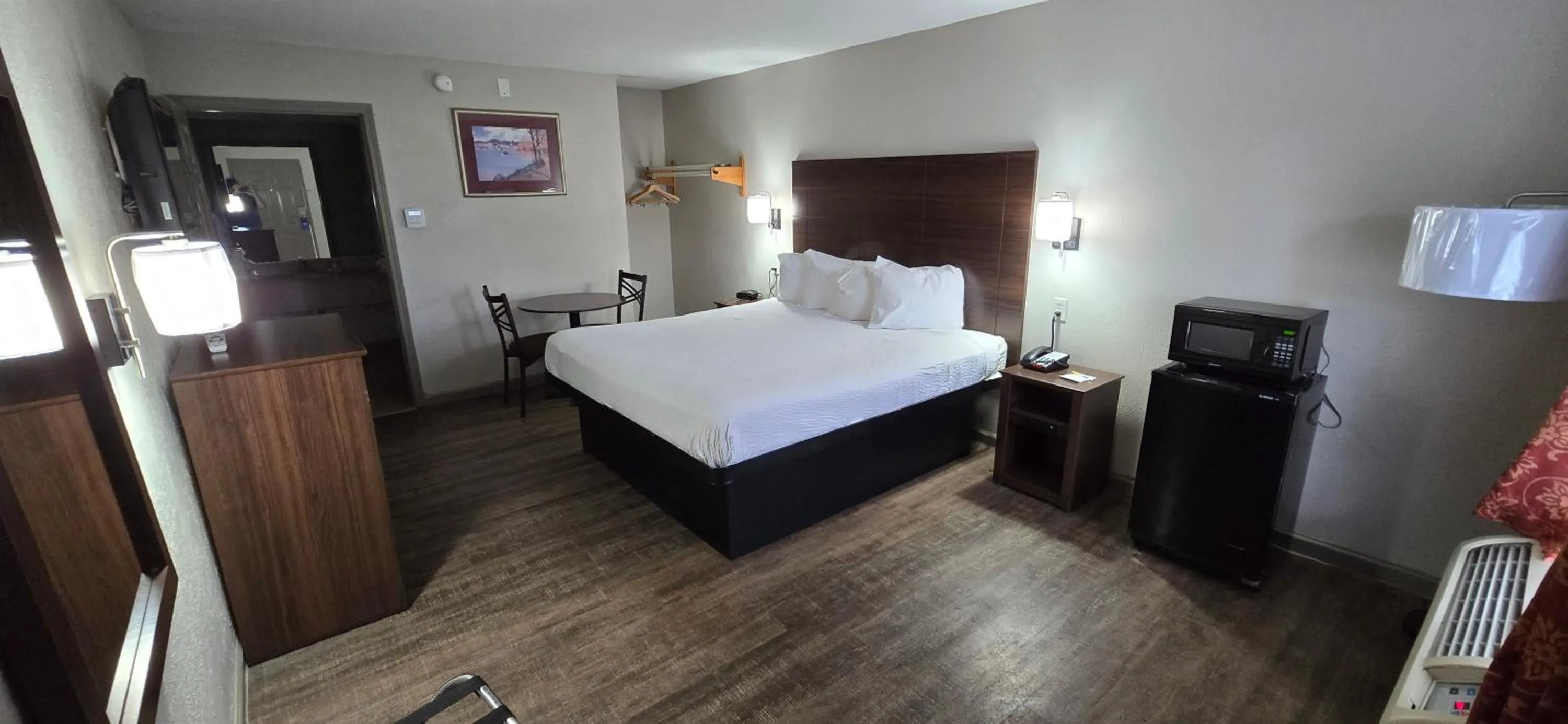 Days Inn by Wyndham Clinton