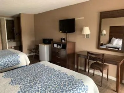 Days Inn by Wyndham Clinton