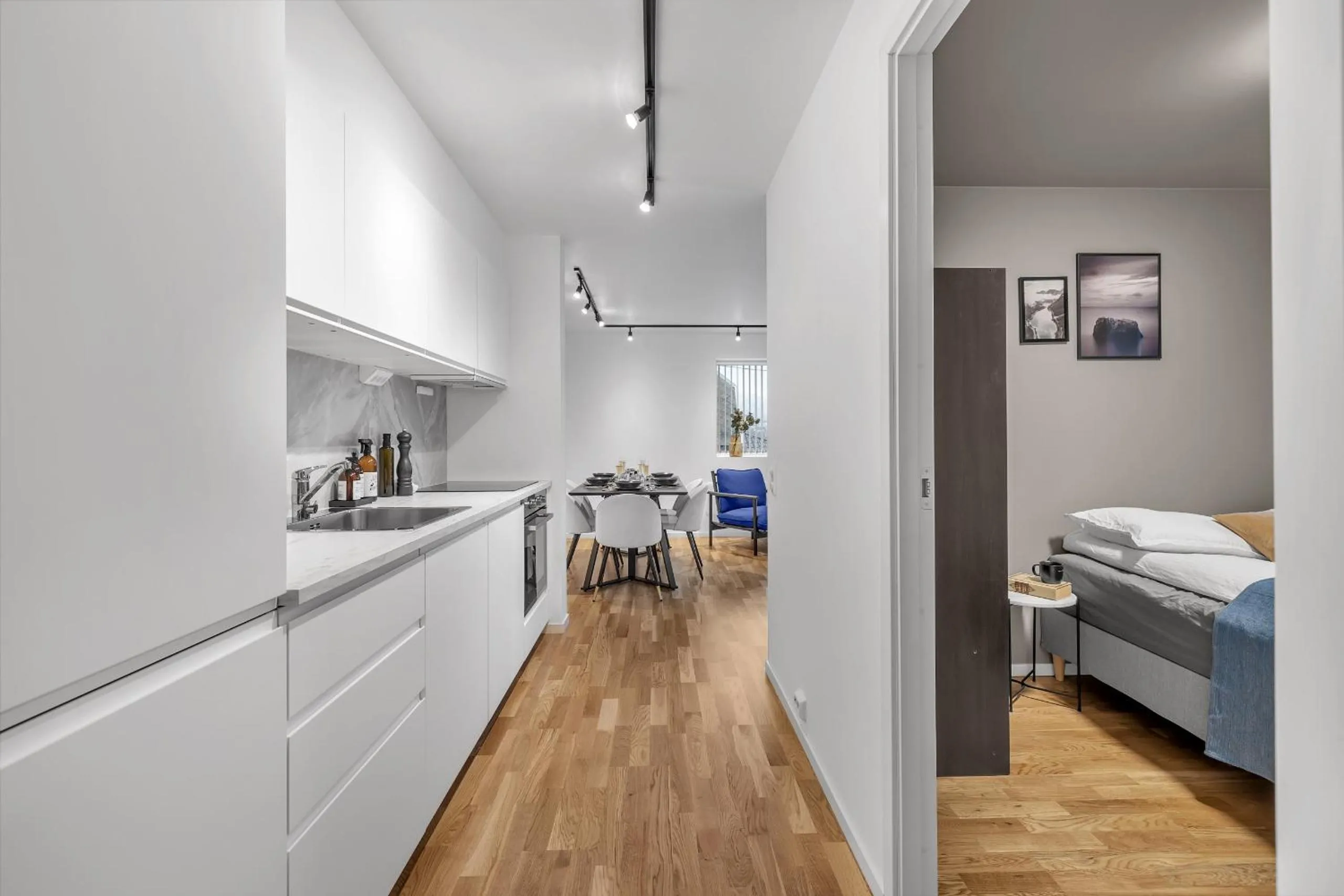 Kitchen or kitchenette, Bed in Northstay - The Urban City Haven, Free Parking, Sleeps 6