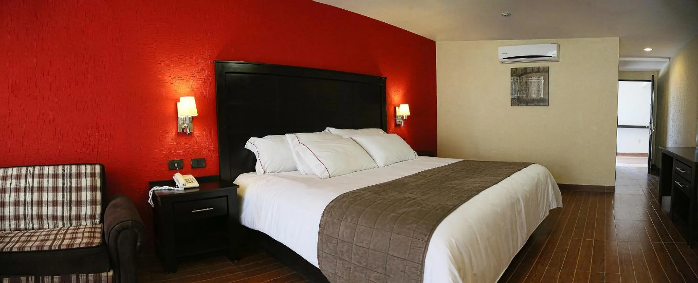 Photo of the whole room, Bed in Hotel Victoria Inn