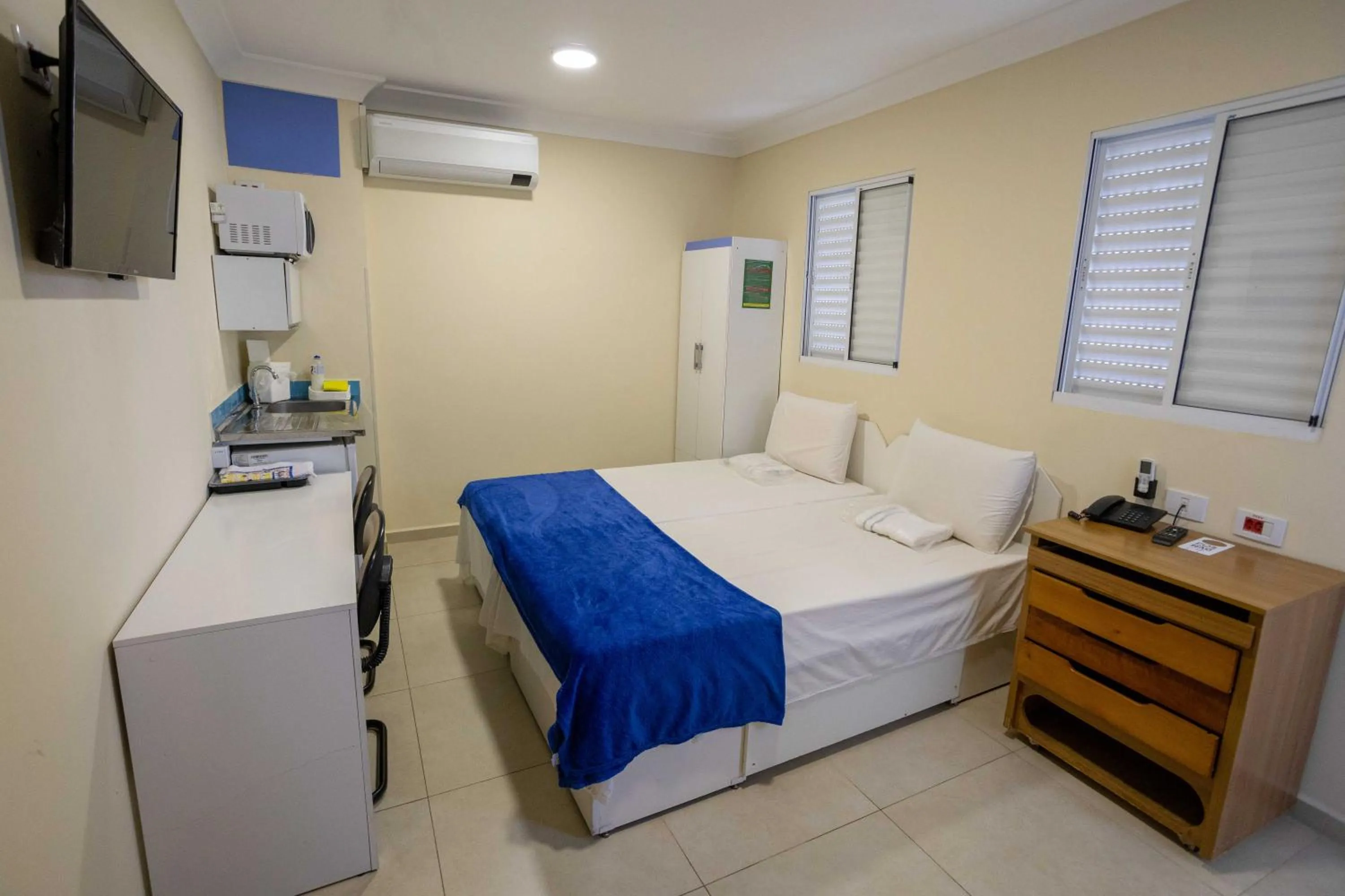 Photo of the whole room, Bed in Flat Econômico Butantã