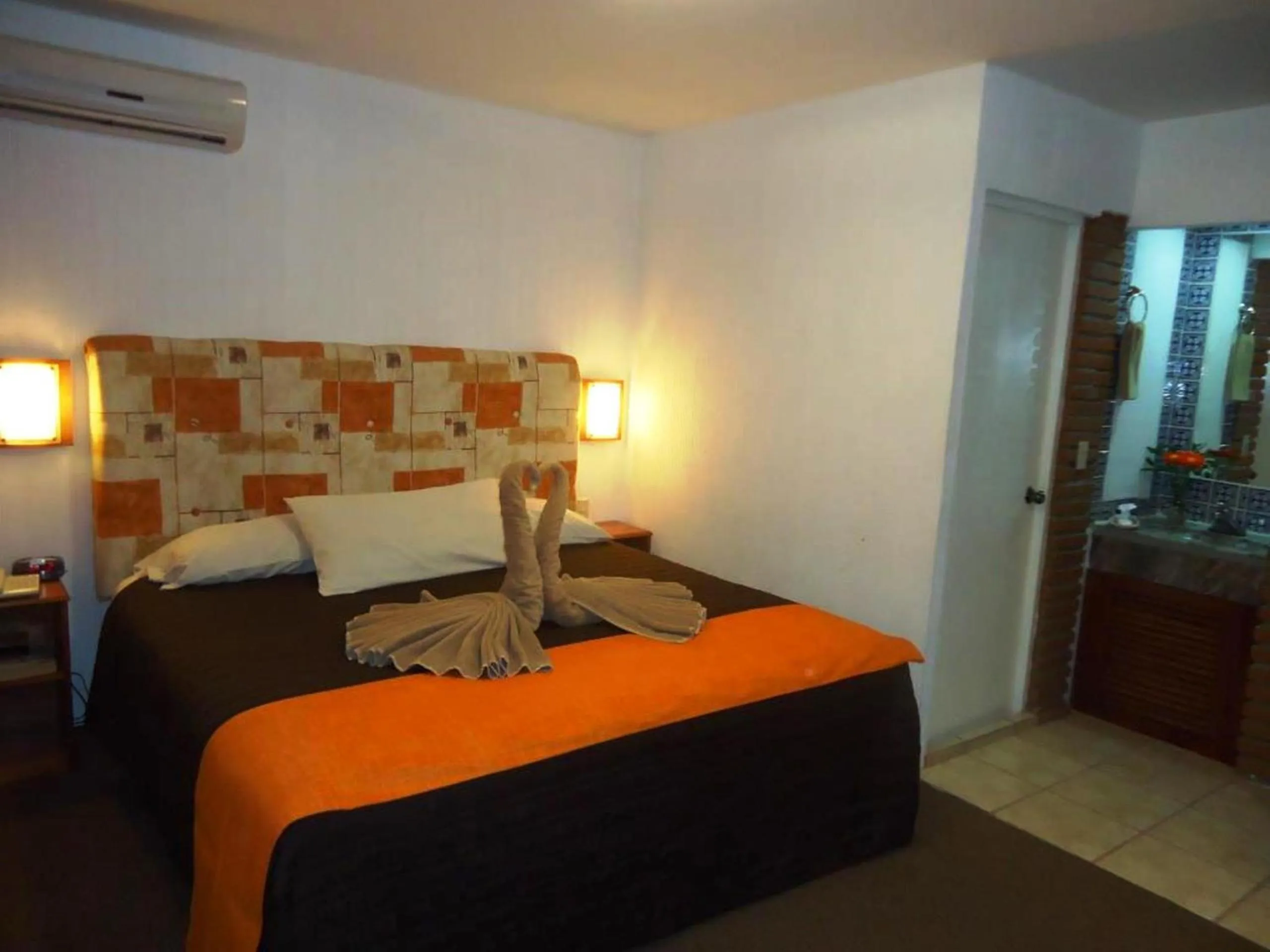 Bed in Hotel Villa de Cortez