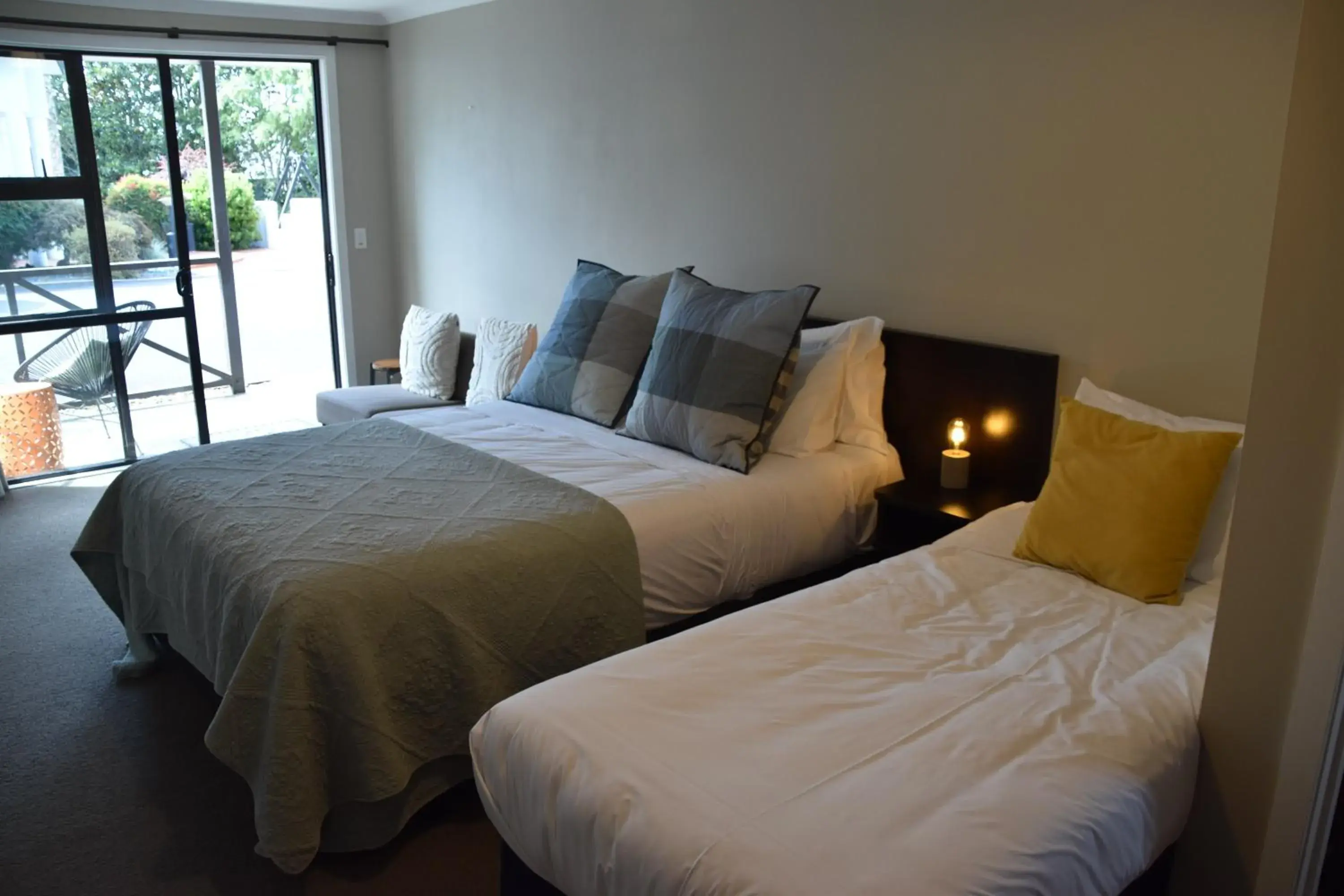Deluxe Double or Twin Room - Mink in 73 Milton Accommodation Deluxe Double or Twin Room - Mink in 73 Milton Accommodation