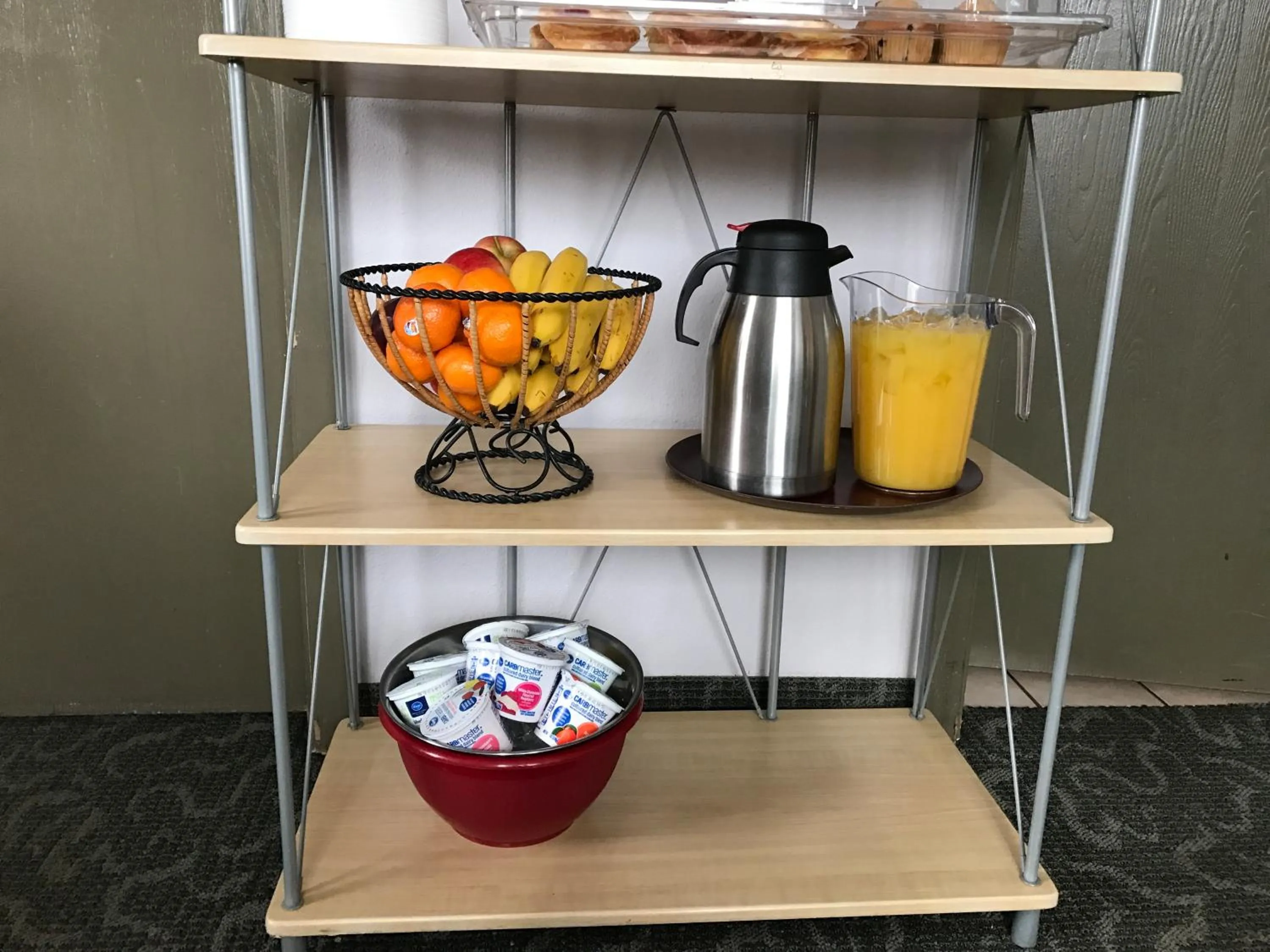 Food and drinks in Snowshoe Motel