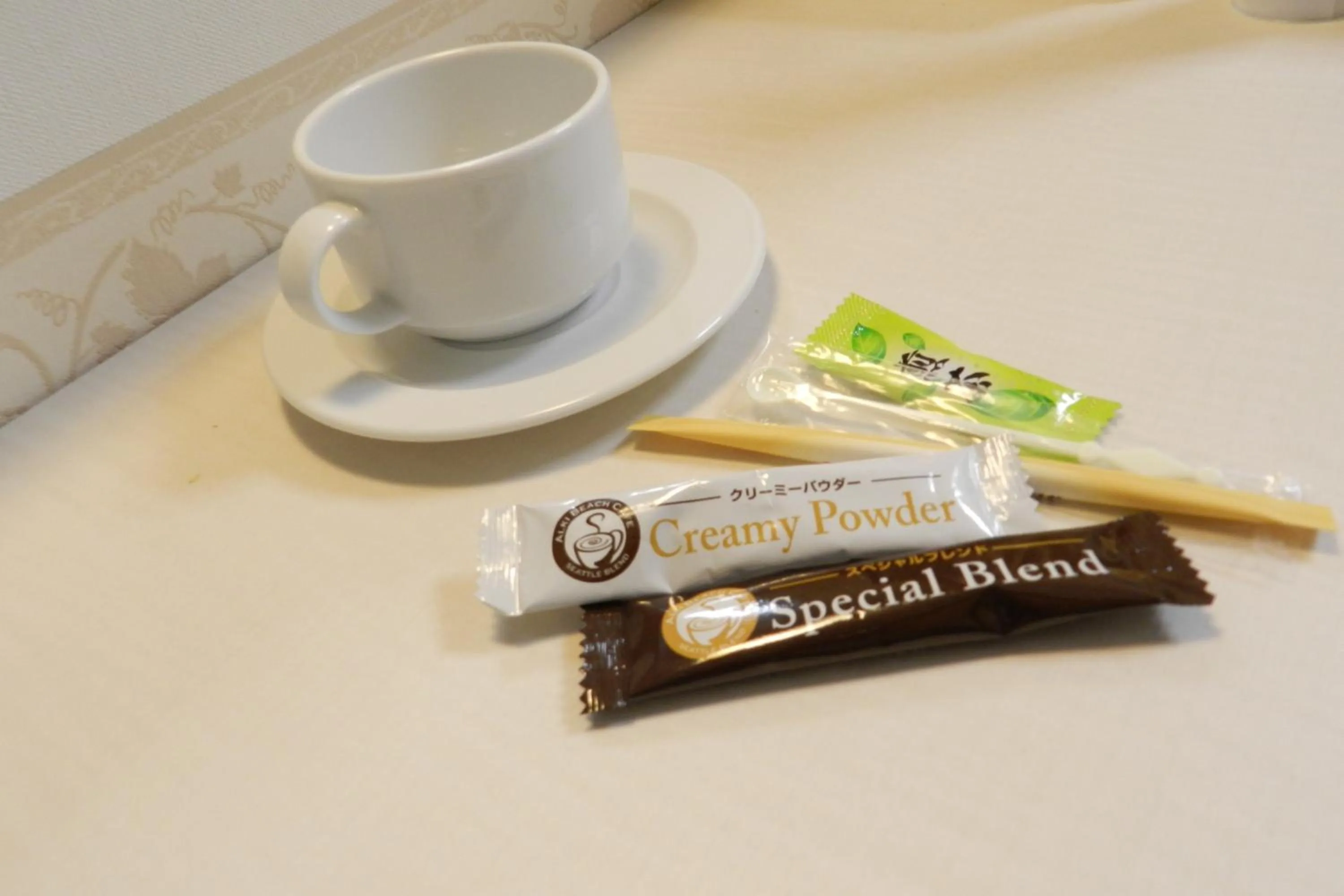 Coffee/tea facilities in Hotel Check In Shimbashi