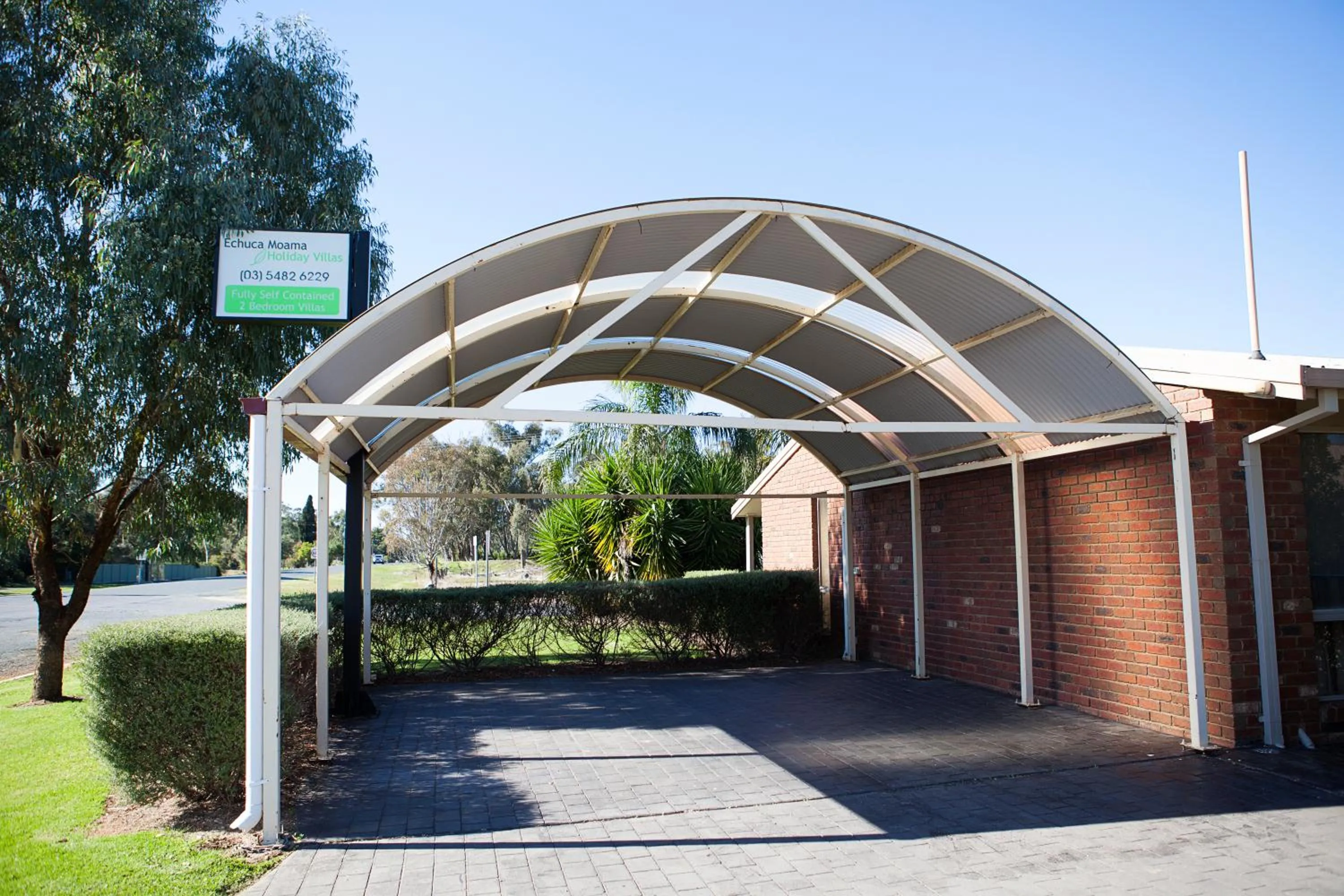 Property building in Echuca Moama Holiday Villas