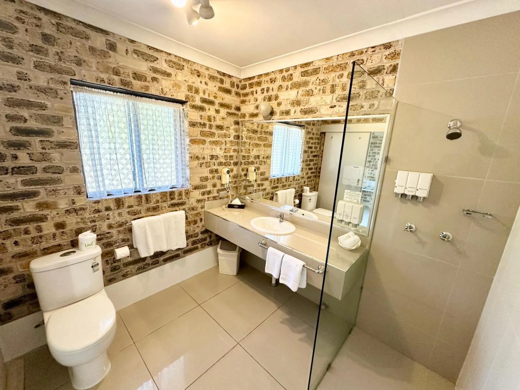 Shower in Sir Francis Drake