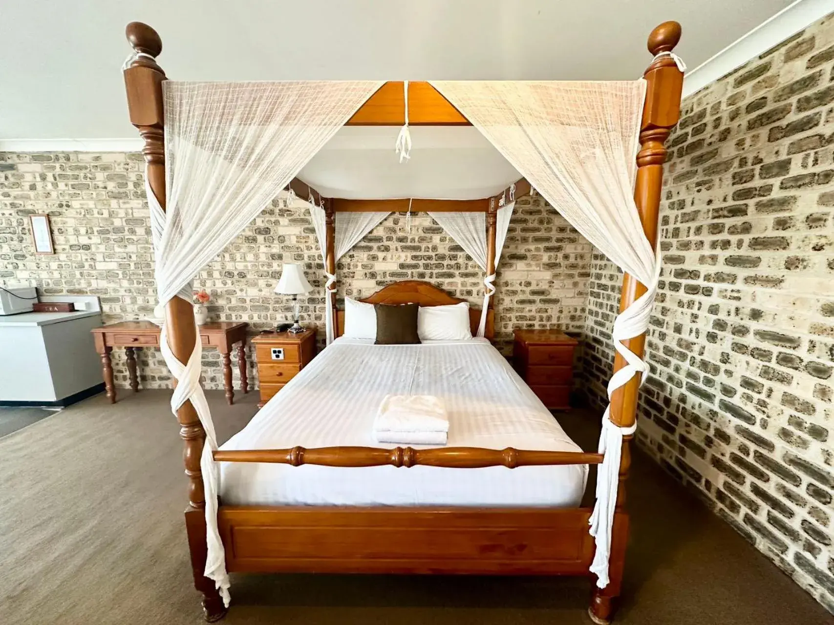 Bed in Sir Francis Drake Bed in Sir Francis Drake