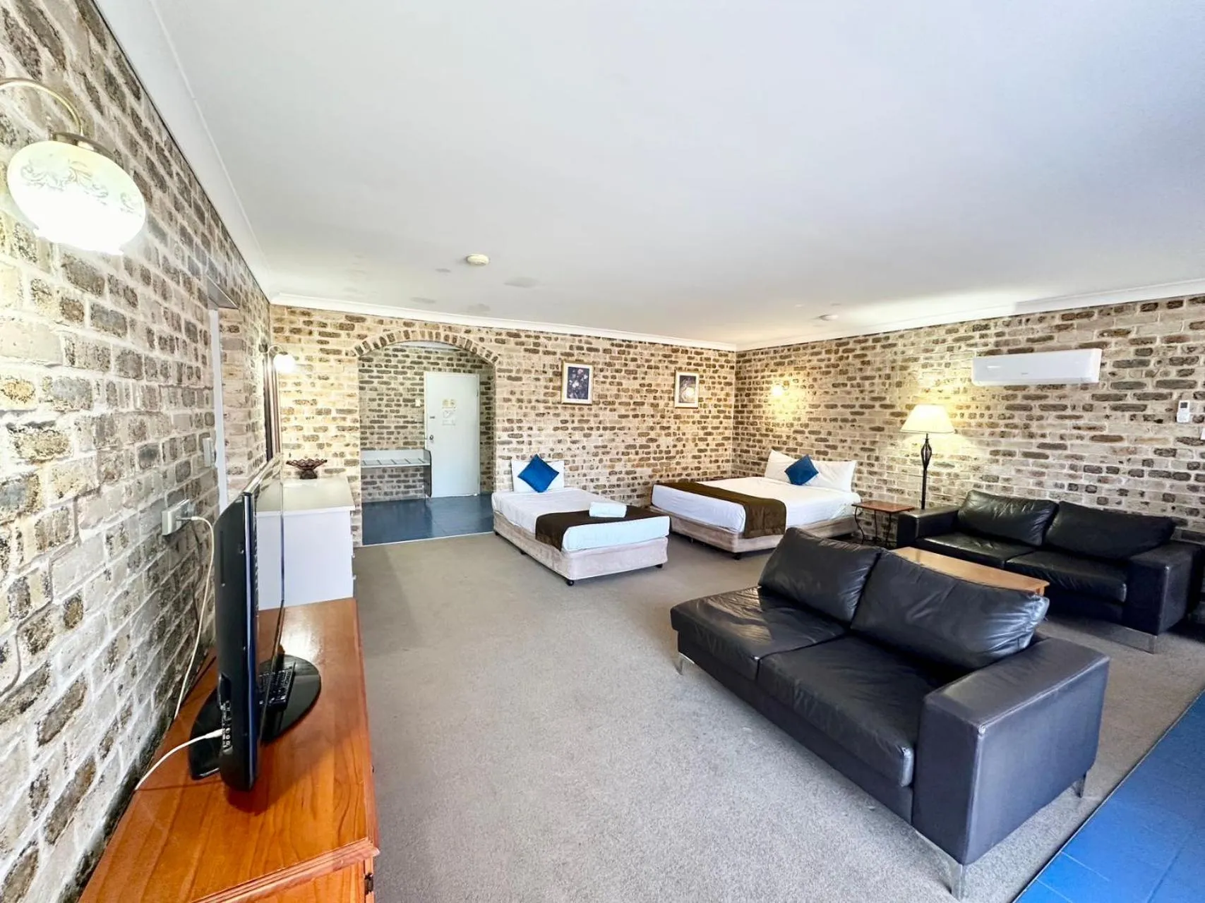 Seating area in Sir Francis Drake