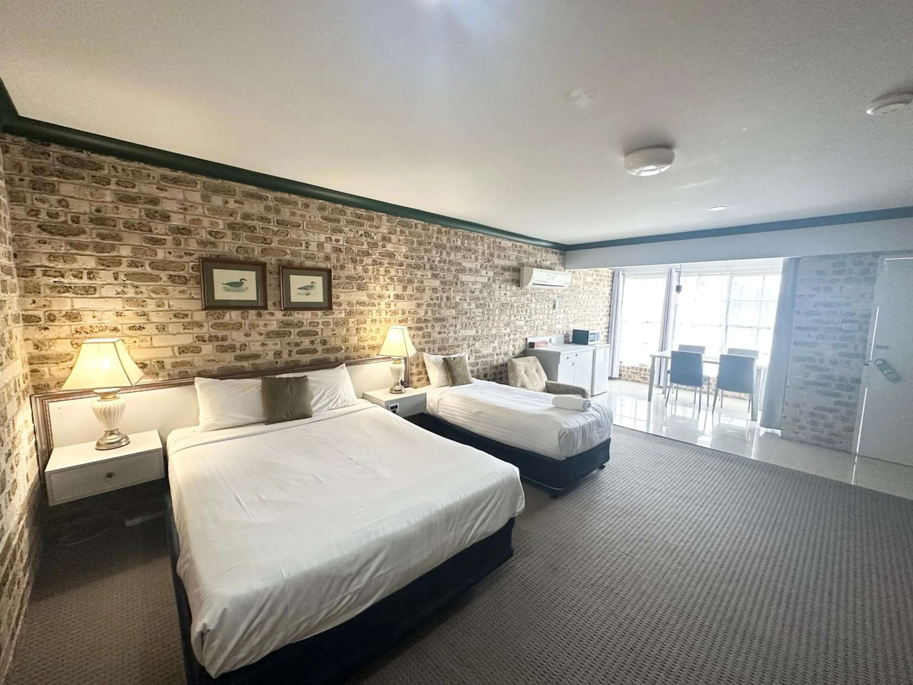 Bedroom, Bed in Sir Francis Drake