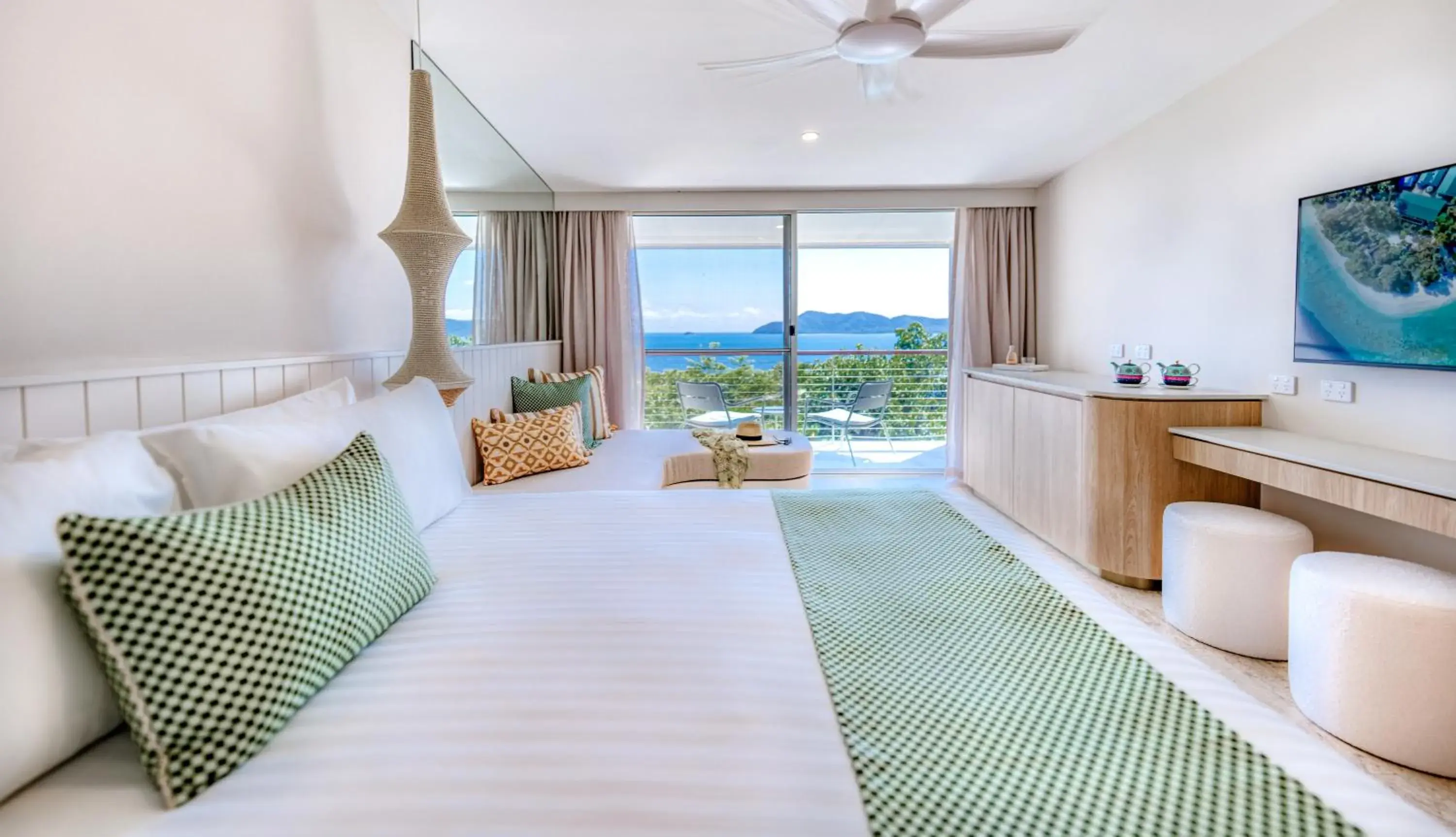 King Room with Sea View - single occupancy in The Elandra King Room with Sea View - single occupancy in The Elandra