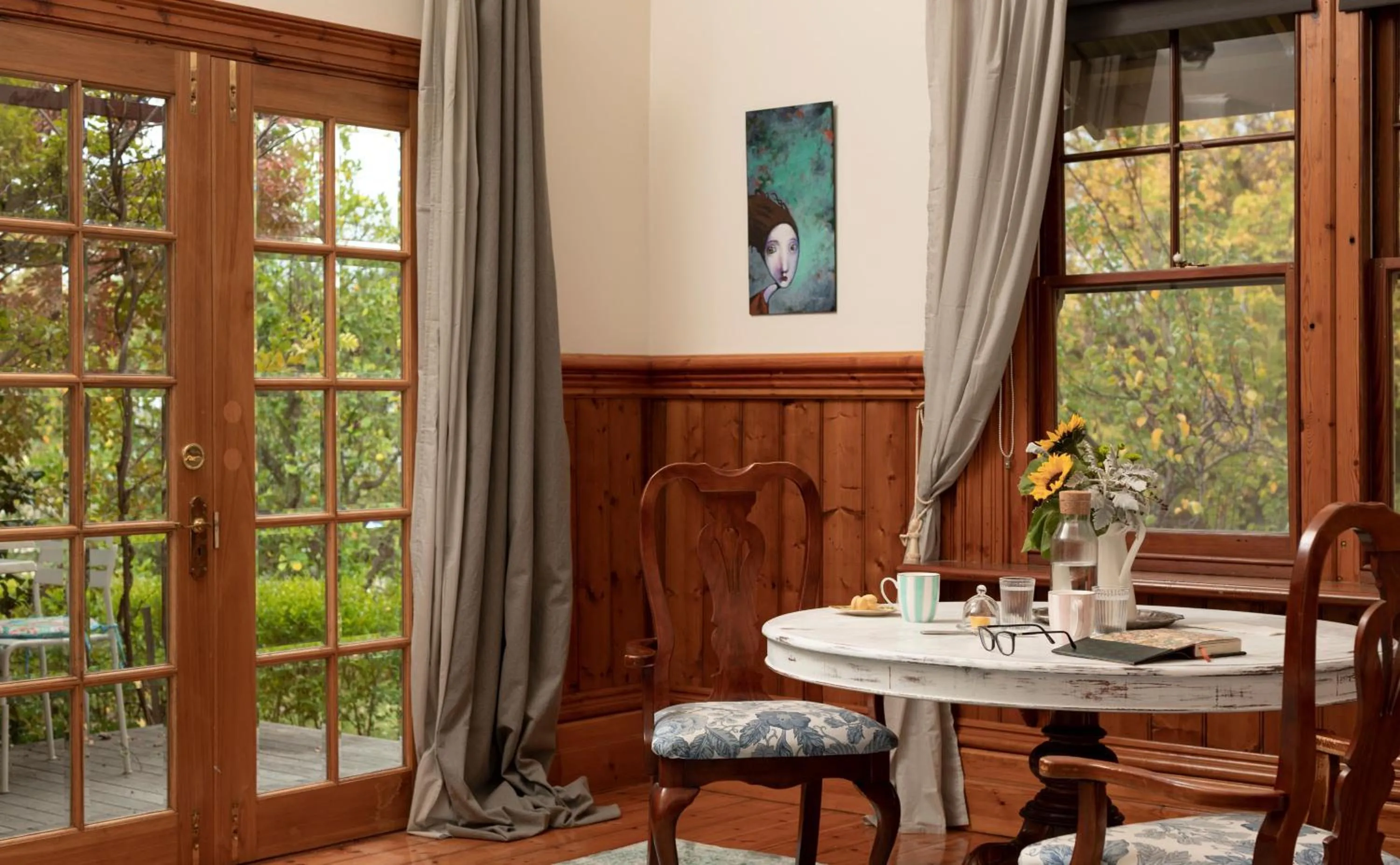 Garden view in Summerlands - Country Luxe