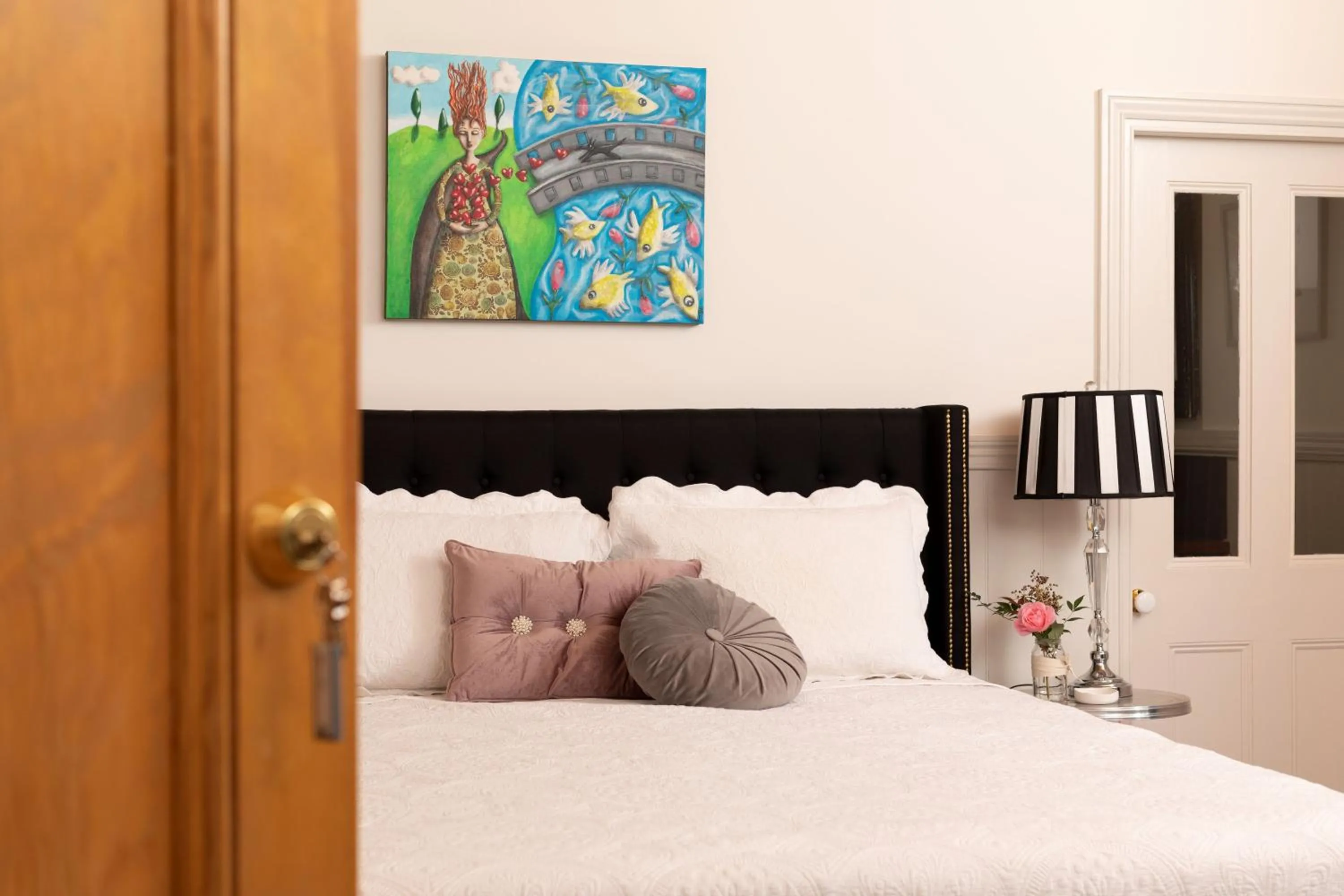 Bedroom, Bed in Summerlands - Country Luxe