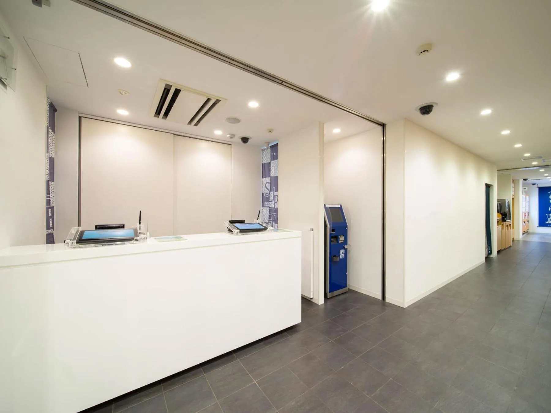 Lobby or reception in Super Hotel Shinagawa Shinbanba