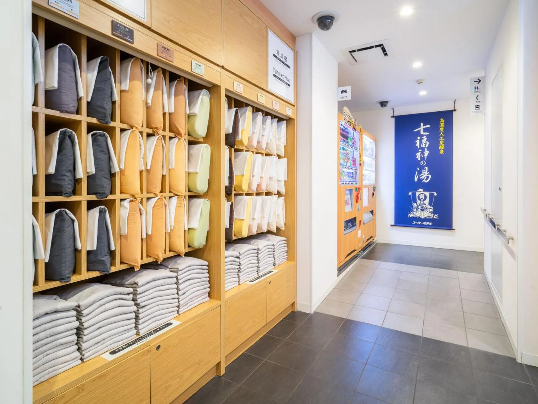 Lobby or reception in Super Hotel Shinagawa Shinbanba