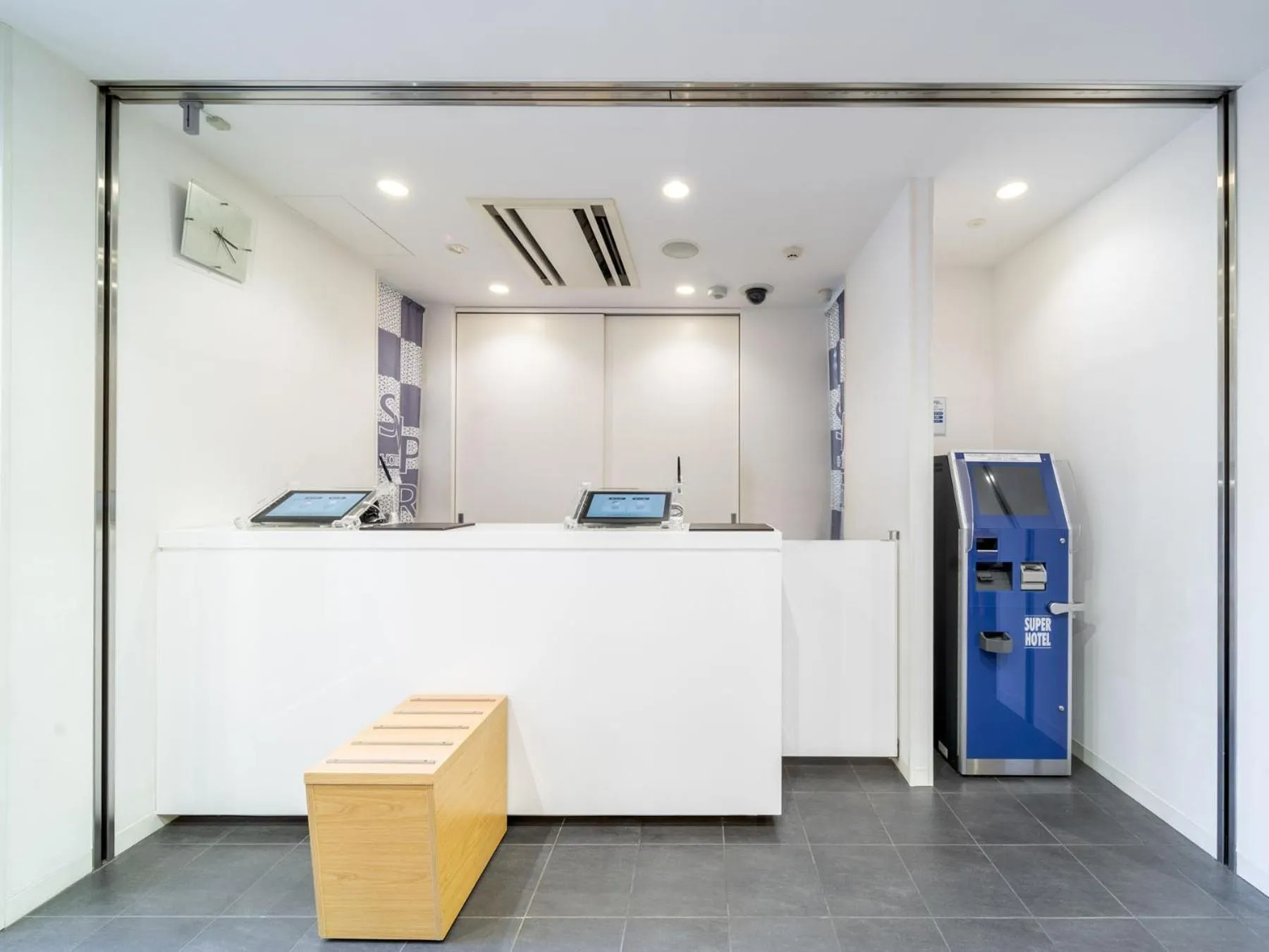 Lobby or reception in Super Hotel Shinagawa Shinbanba