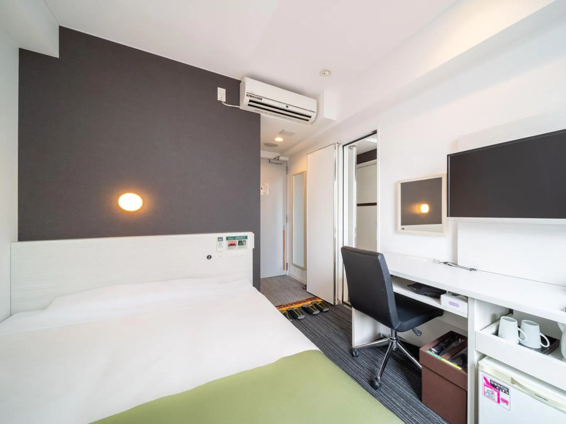 Bed in Super Hotel Shinagawa Shinbanba