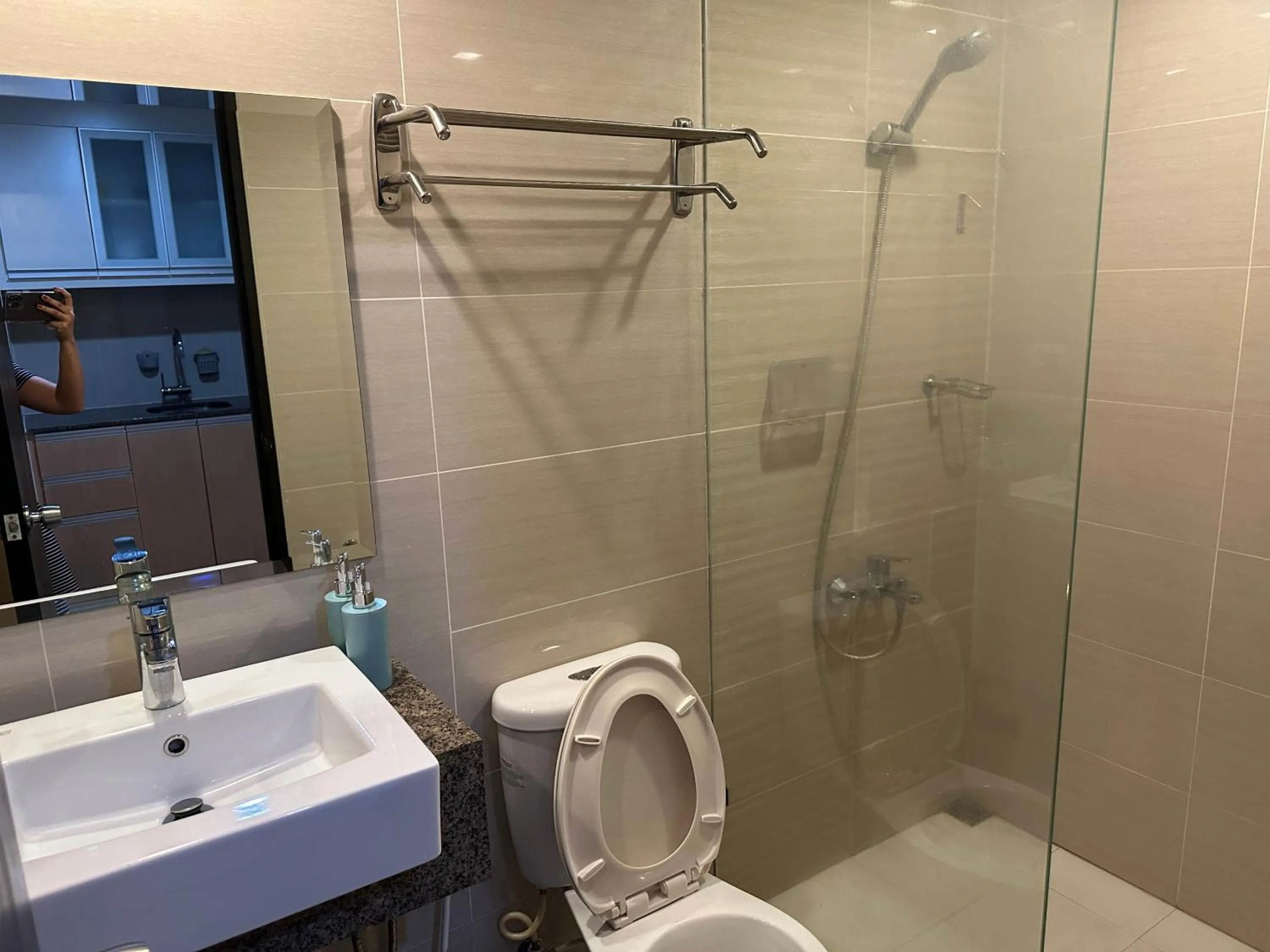 Bathroom in Executive Suite in Bonifacio Global City