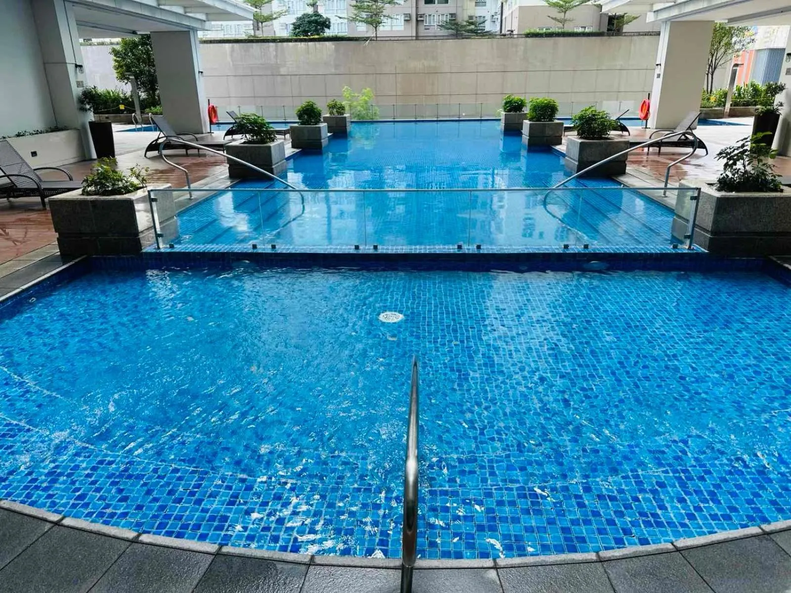 Swimming pool in Executive Suite in Bonifacio Global City