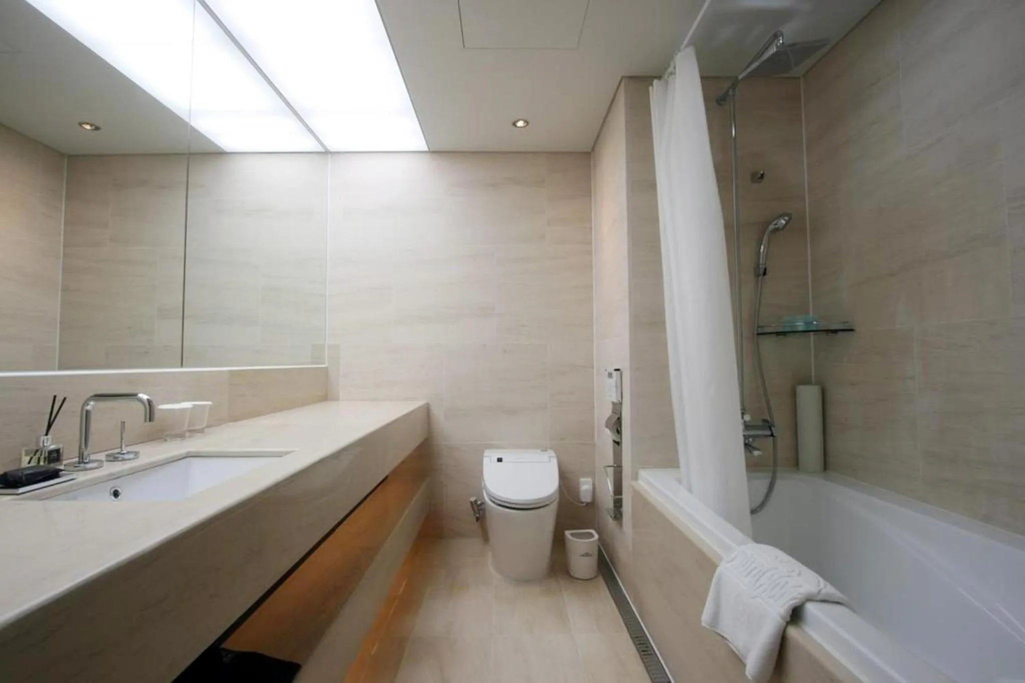 Shower in J-Grand Hotel