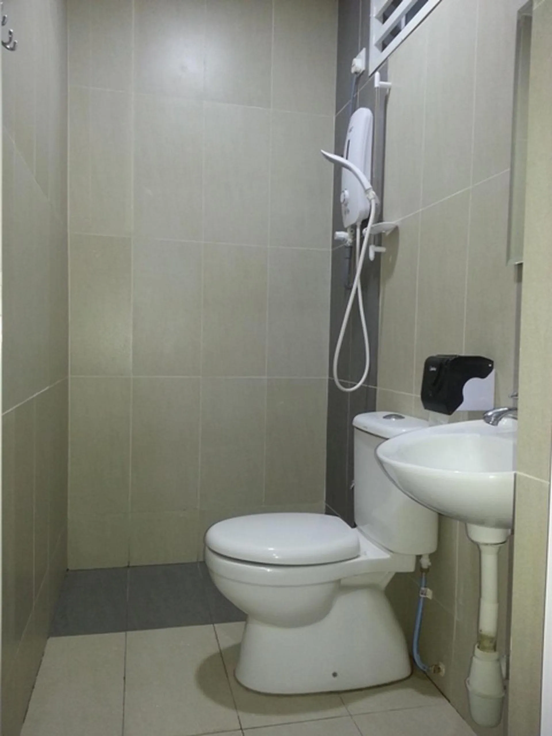 Bathroom in Leaf Guest House