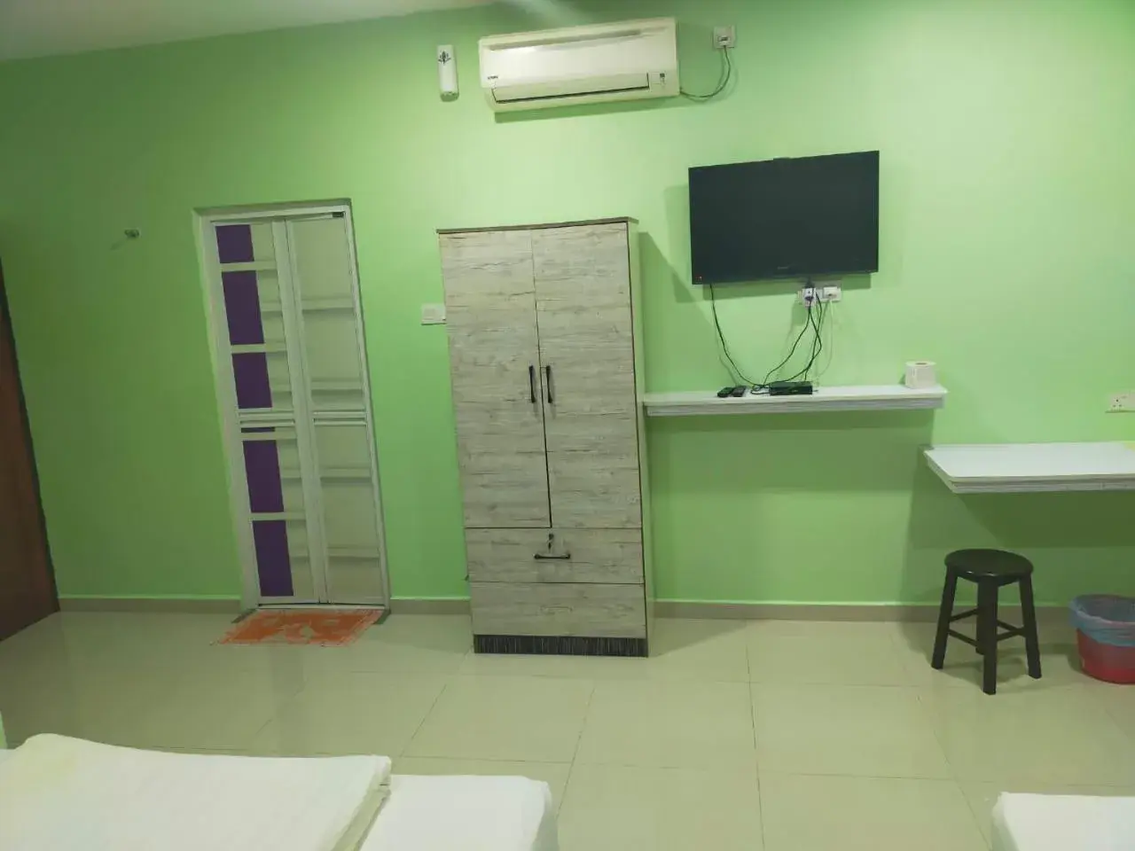 Family Room with Bathroom in Leaf Guest House Family Room with Bathroom in Leaf Guest House