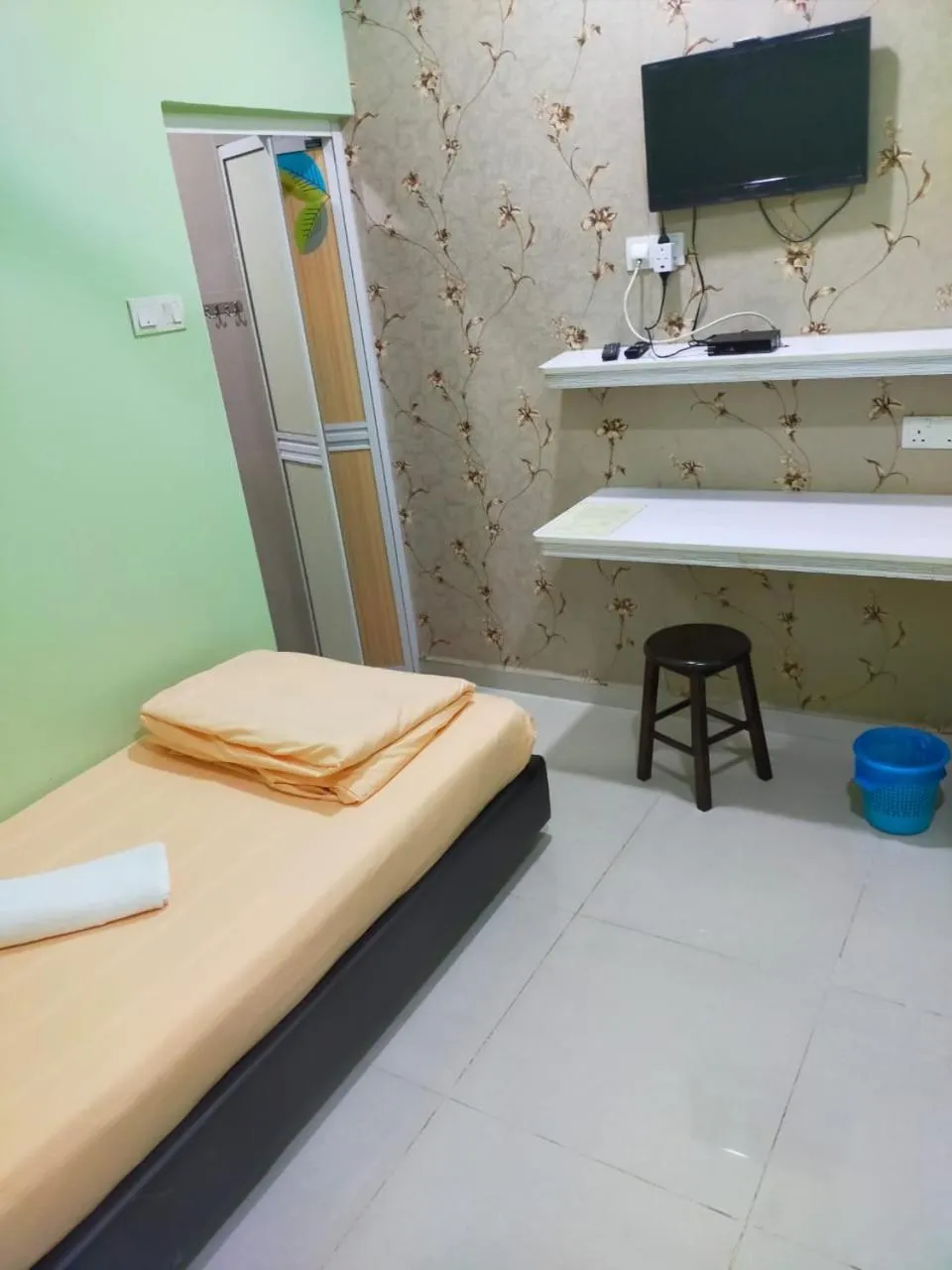 Bedroom in Leaf Guest House