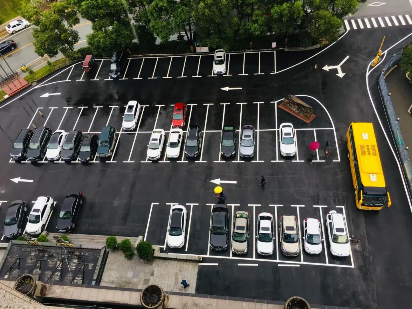 Parking in Ramada by Wyndham Zhangjiajie Tianmen Mountain