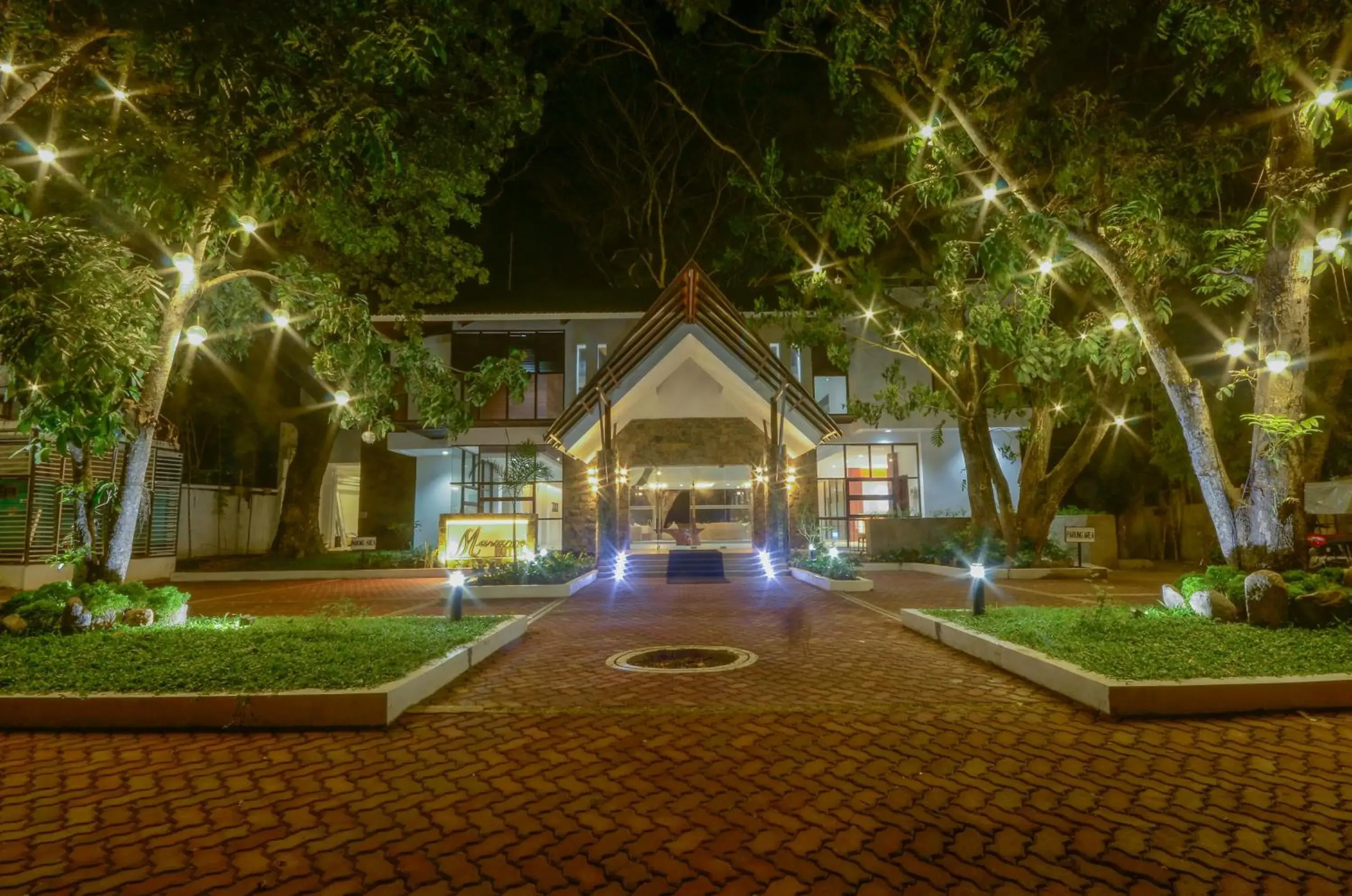 Facade/entrance in Marianne Hotel Facade/entrance in Marianne Hotel
