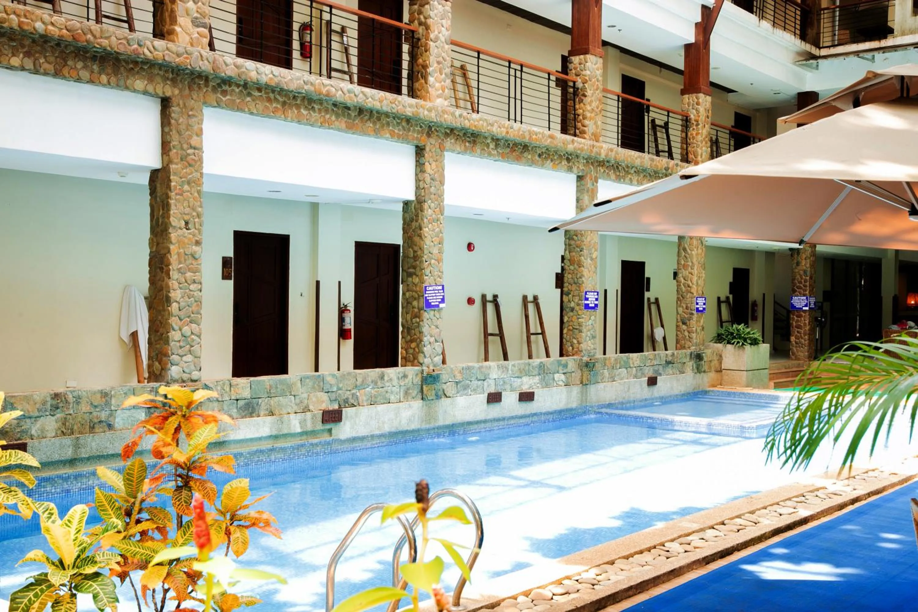 Swimming pool in Marianne Hotel