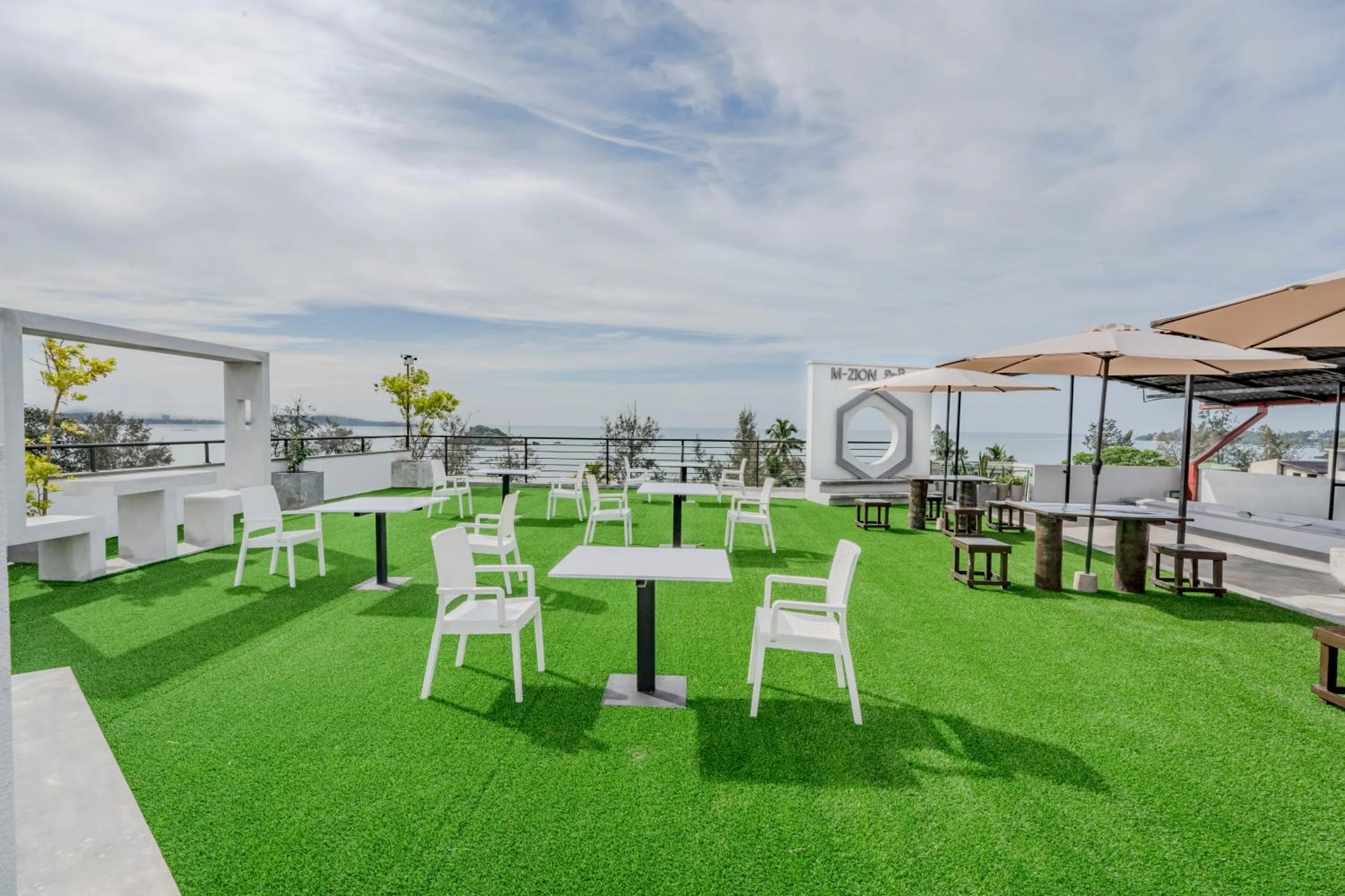 Restaurant/places to eat in Mzion Hotel Weligama