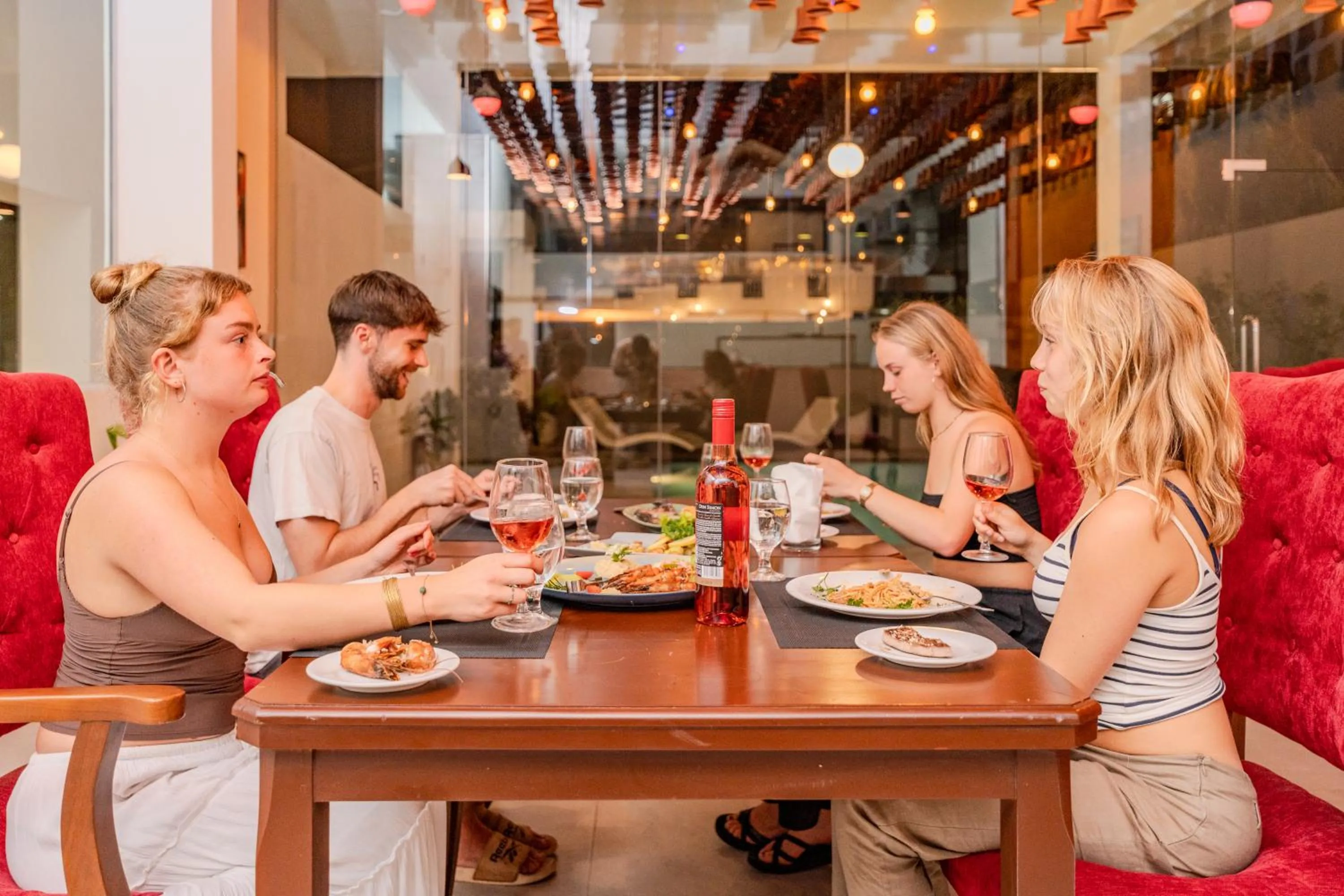 Restaurant/places to eat in Mzion Hotel Weligama