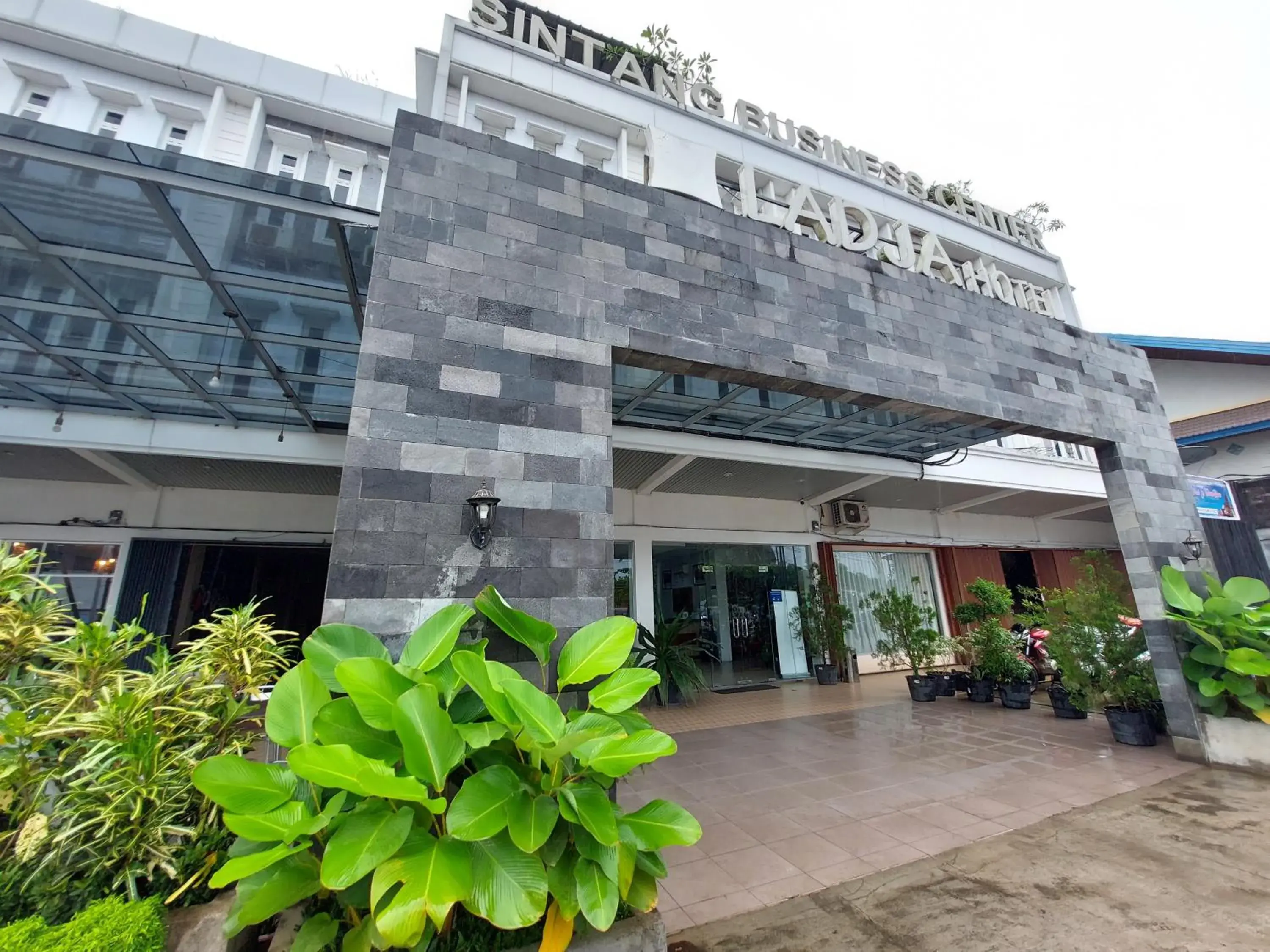 Ladja Hotel Sintang Ladja Hotel Sintang