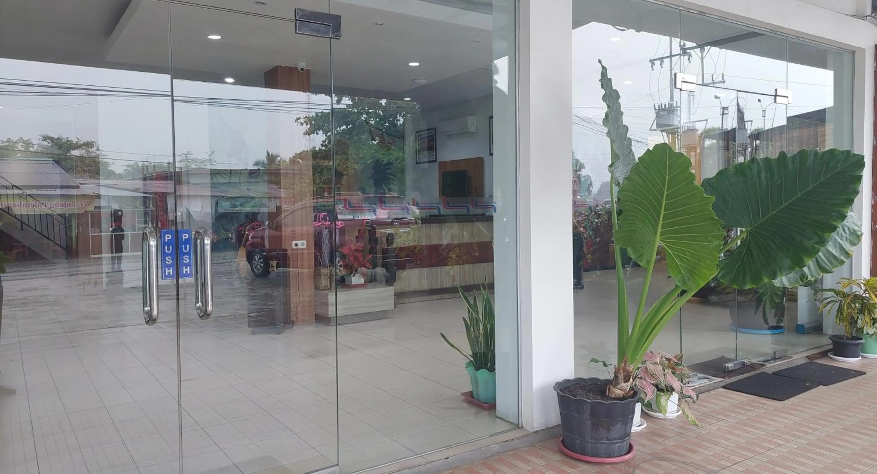 Ladja Hotel Sintang