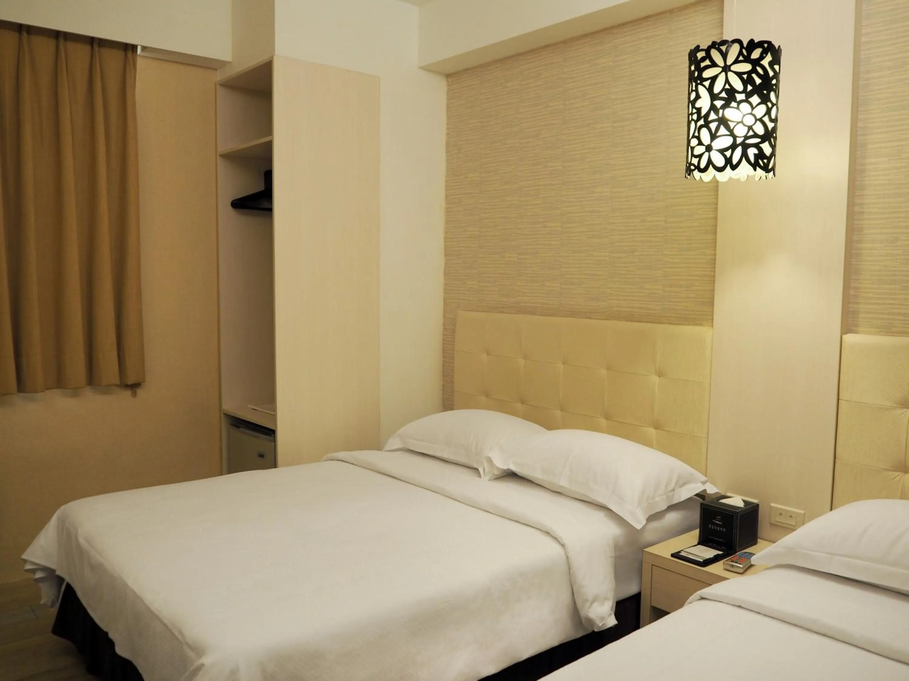 Decorative detail, Bed in The Riverside Hotel Hengchun