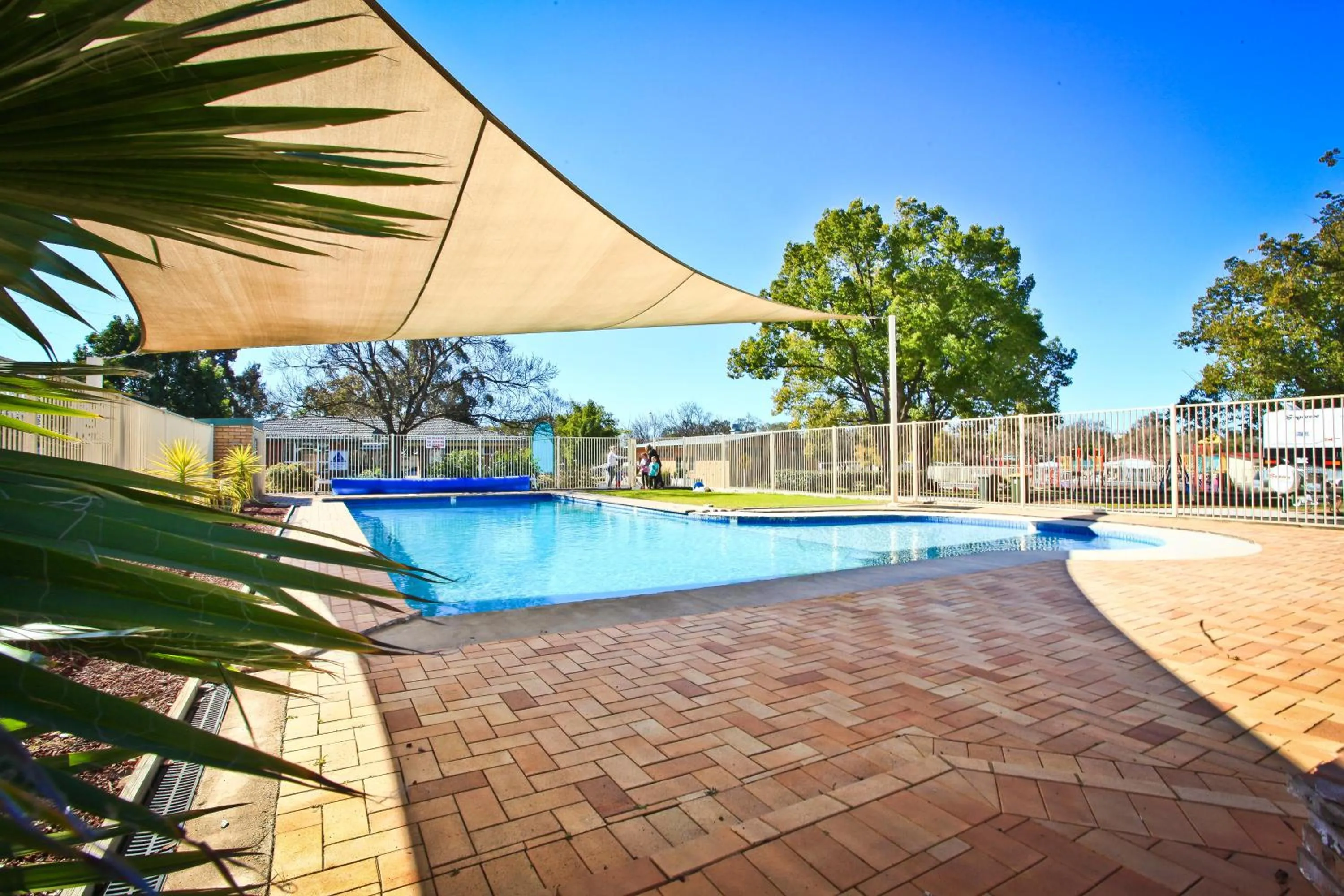 Swimming pool in NRMA Dubbo Holiday Park